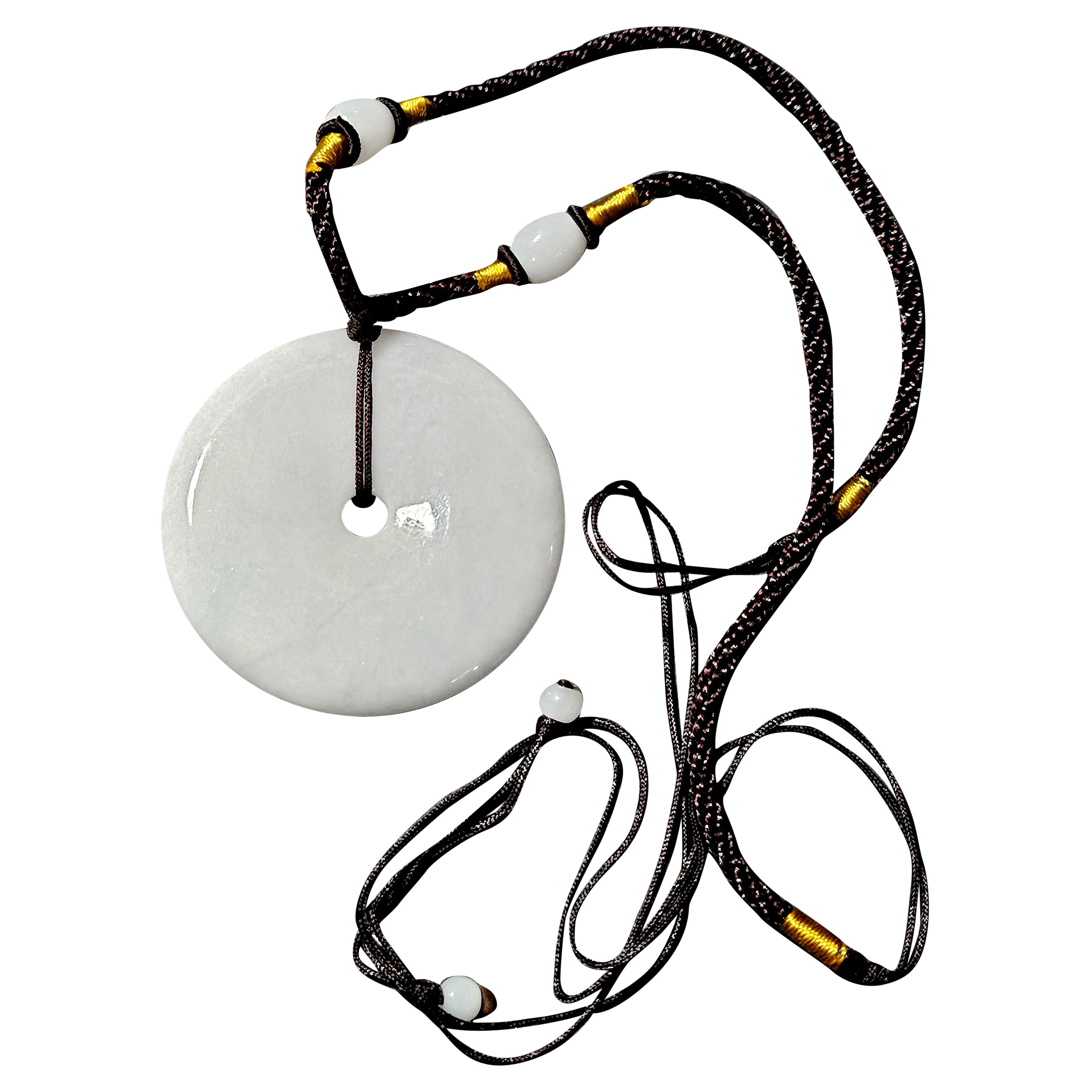 Pendentif disque en jadéite naturelle du Myanmar de couleur violet clair Ric#JD005