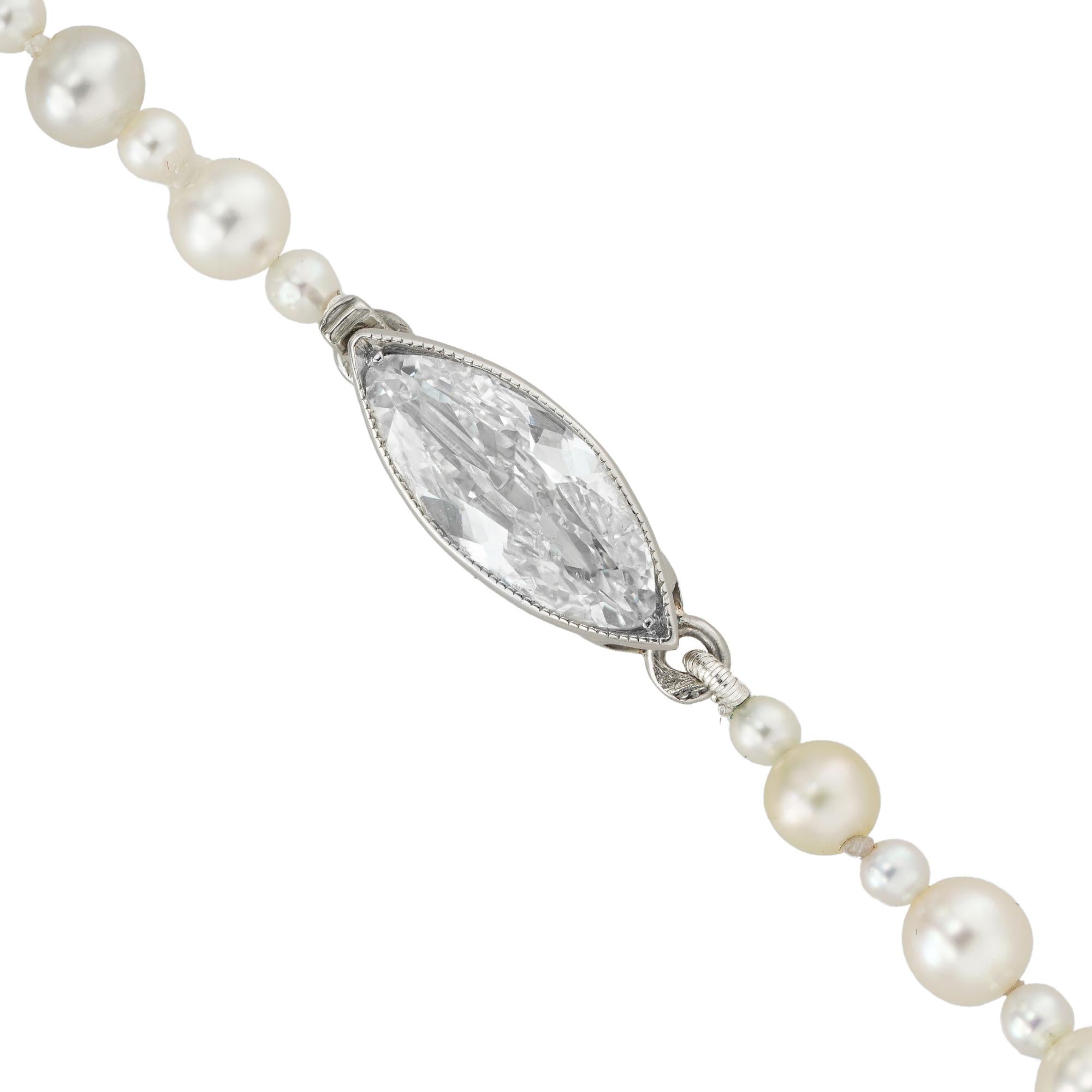 Art Déco Una collana di perle naturali e diamanti in vendita