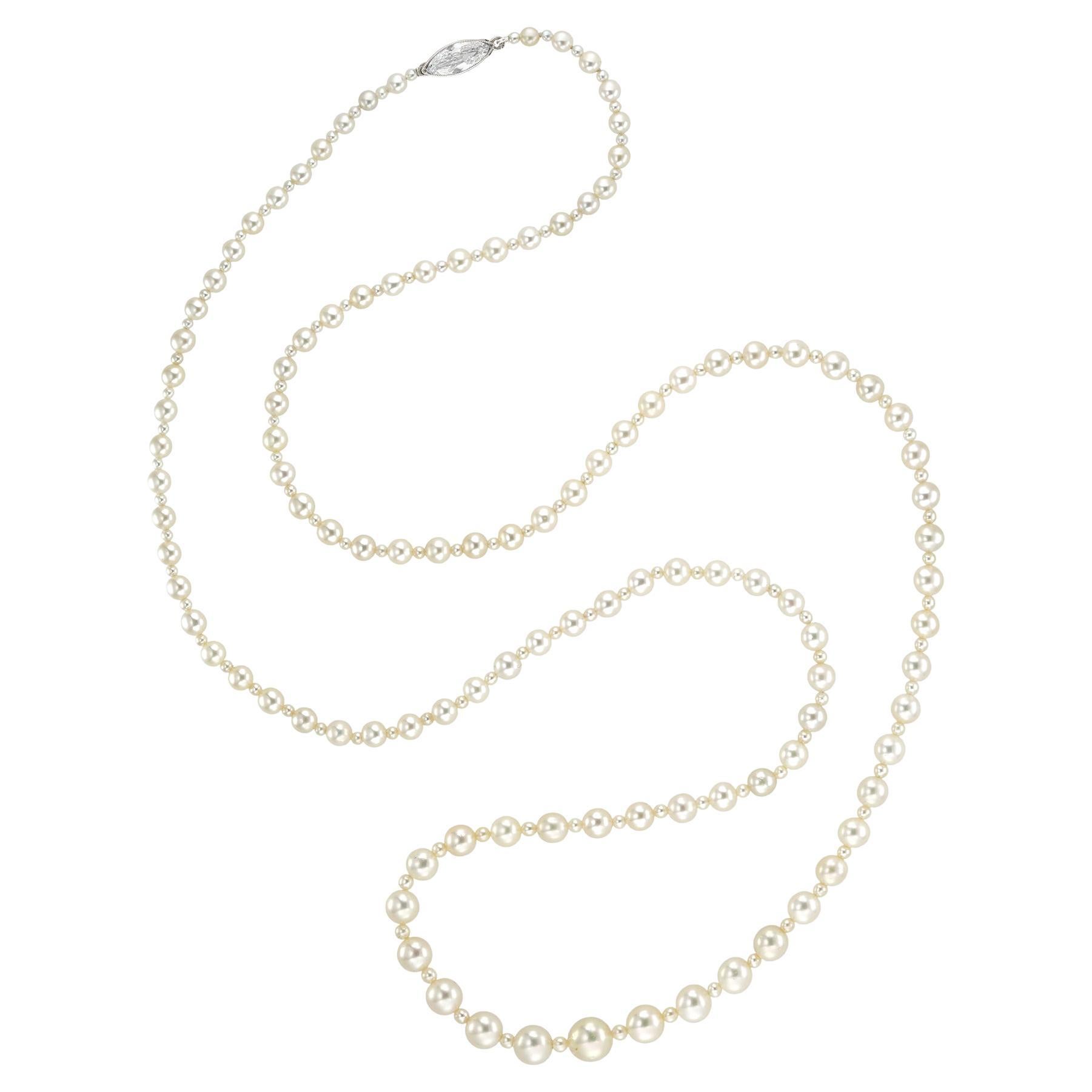 Una collana di perle naturali e diamanti