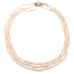 Una collana barocca di perle naturali dei primi anni del 1900