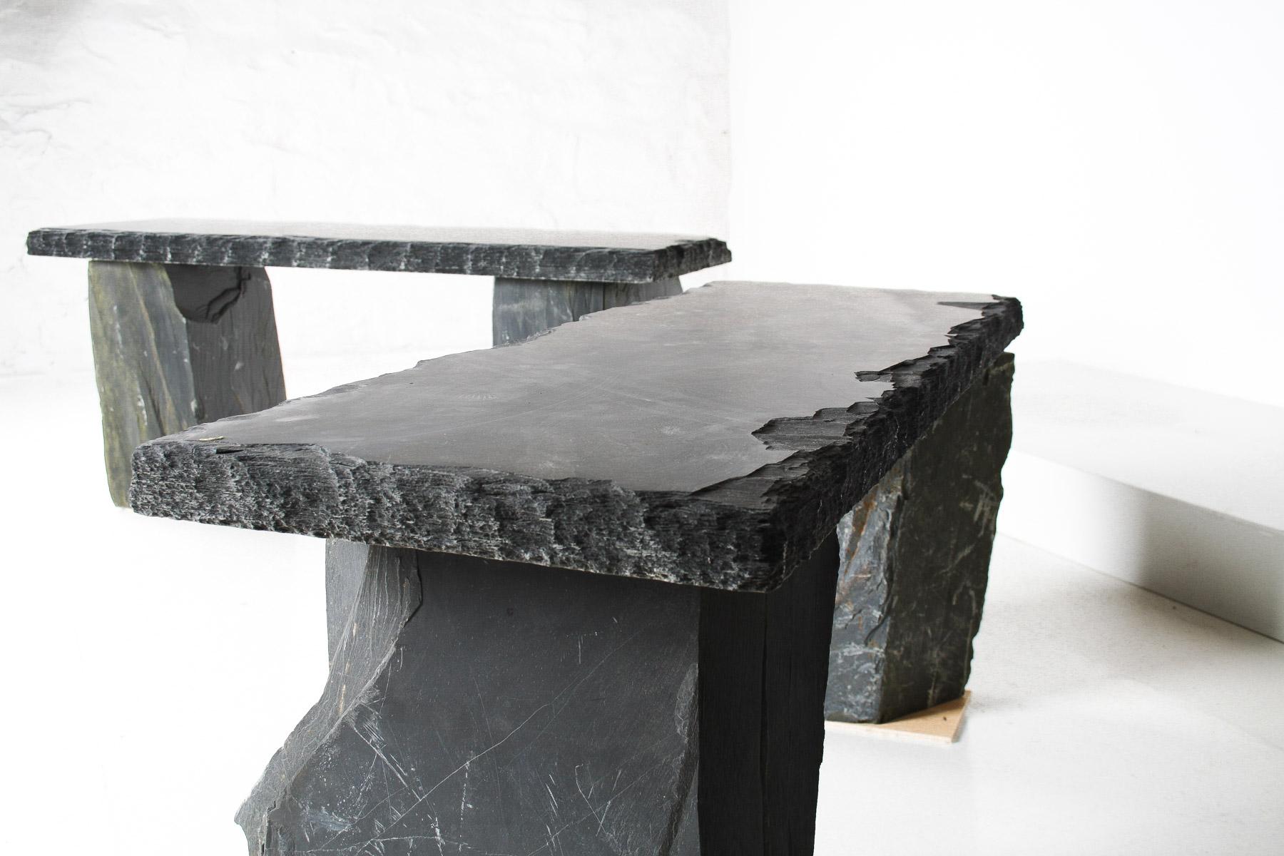 Asiento de piedra maciza natural para banco de jardín - Pizarra galesa Wabi Sabi Riven Siglo XXI y contemporáneo