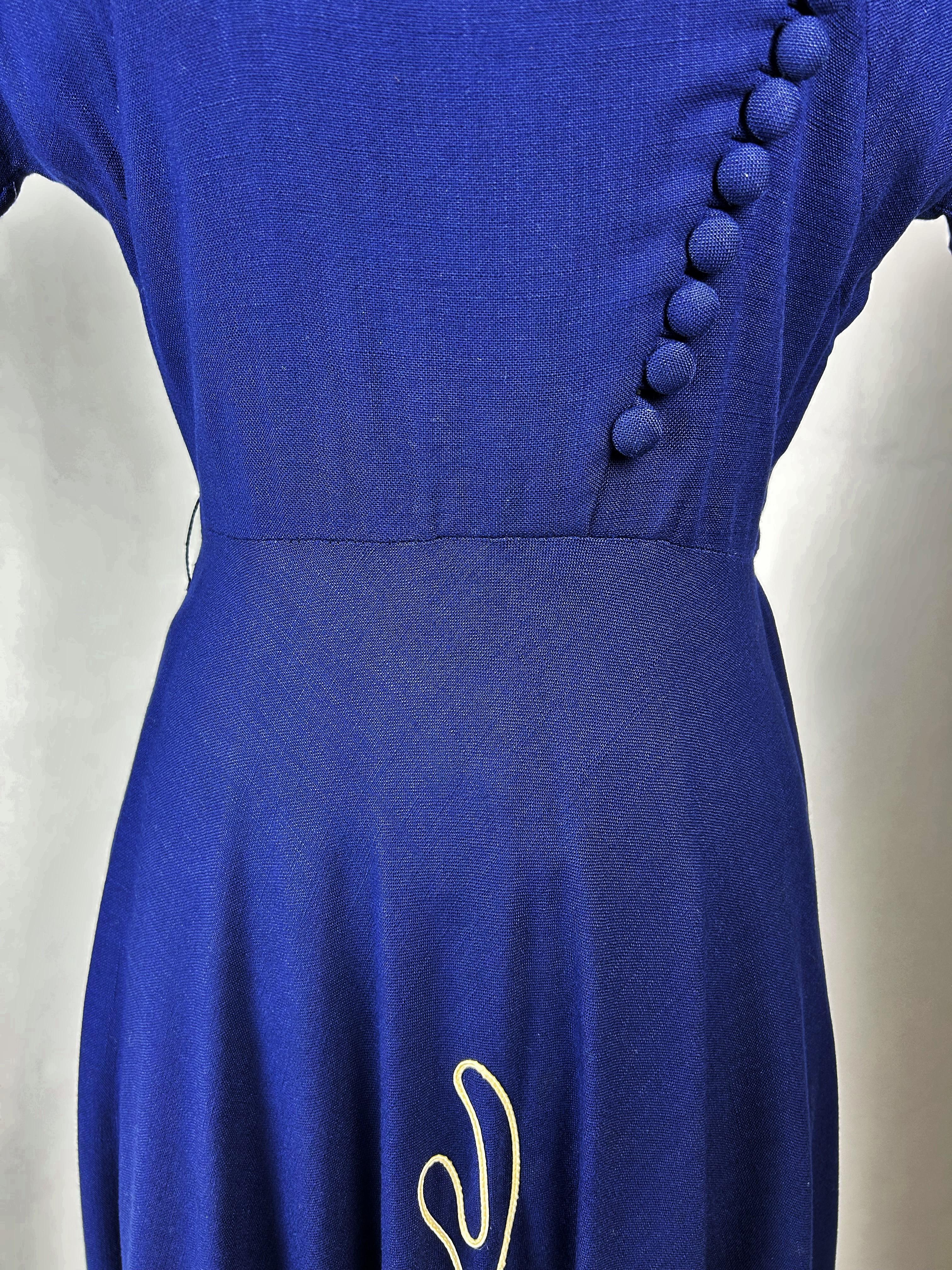 A Navy French Day Dress with white piping appliqué Circa 1945-1950 For Sale 7