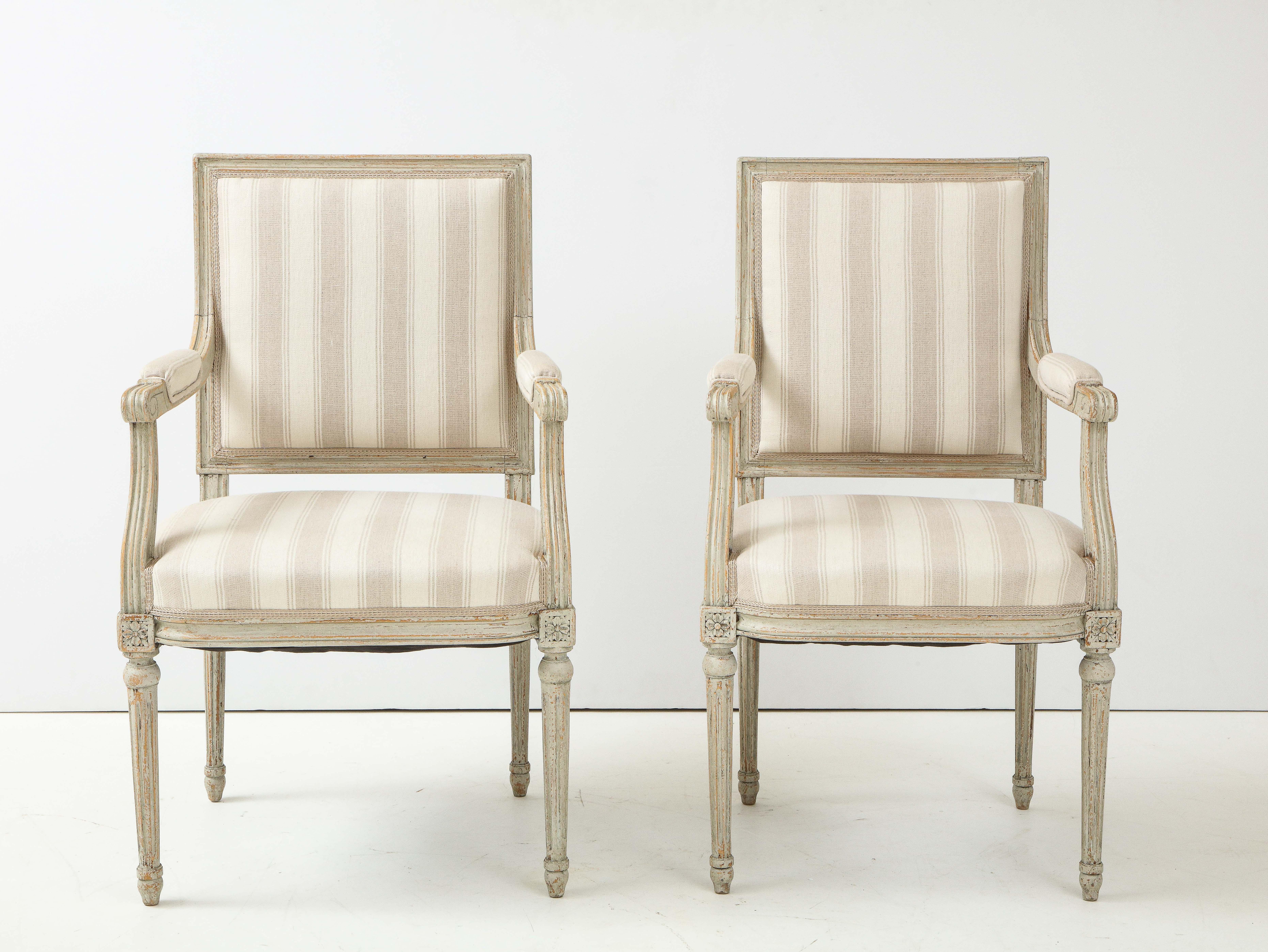 Near Pair of Swedish Late Gustavian Style Painted Open Armchairs, Circa 1870s In Good Condition In New York, NY