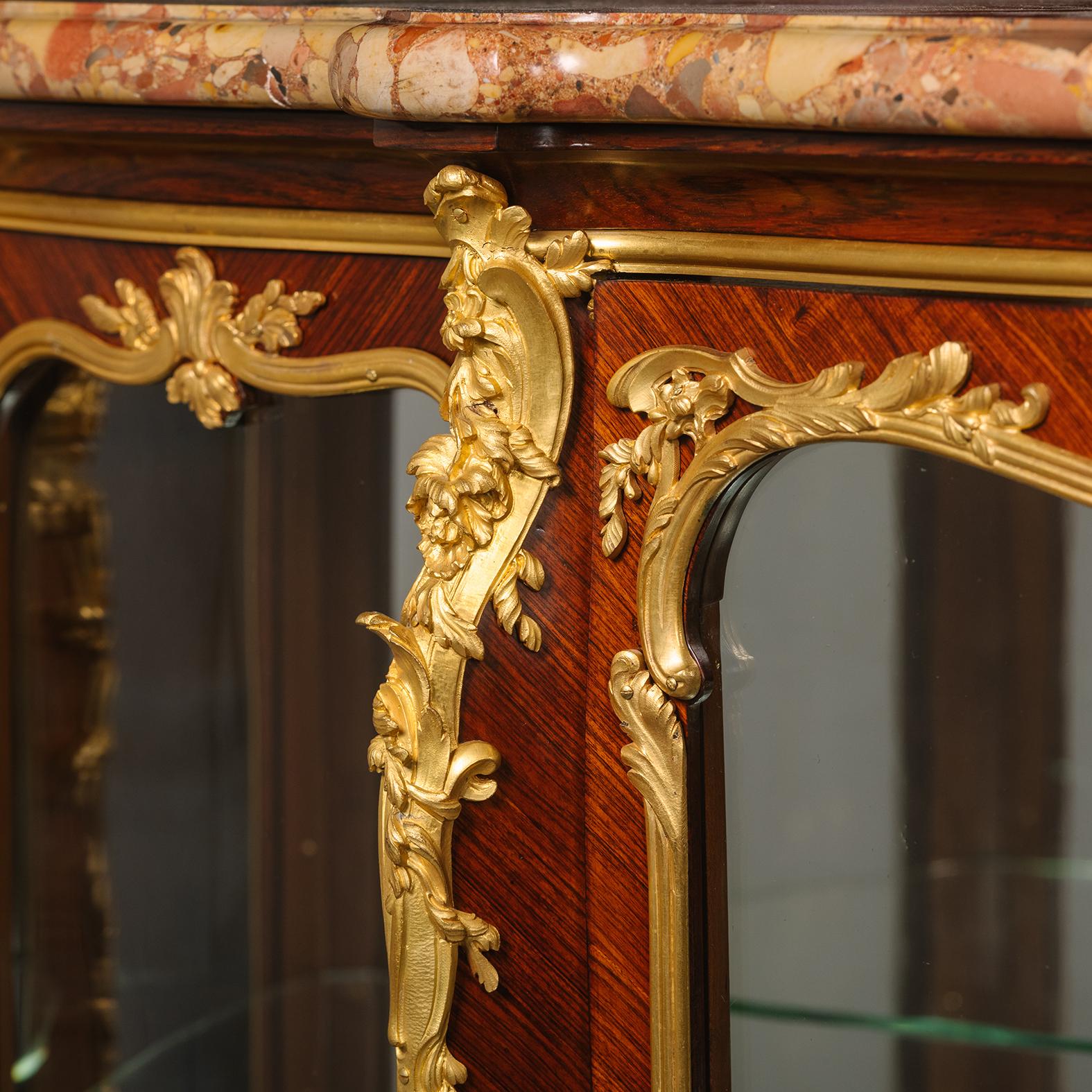 Pareja cercana de vitrinas, de François Linke, París en venta 5