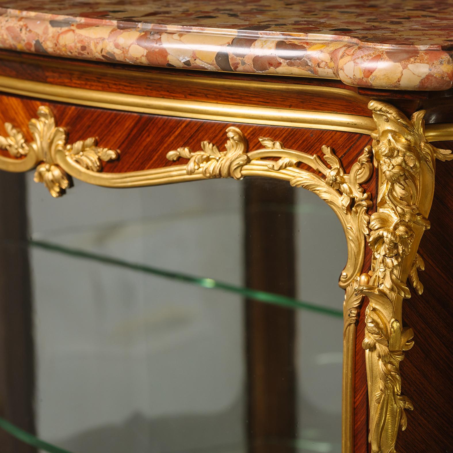 Pareja cercana de vitrinas, de François Linke, París en venta 1