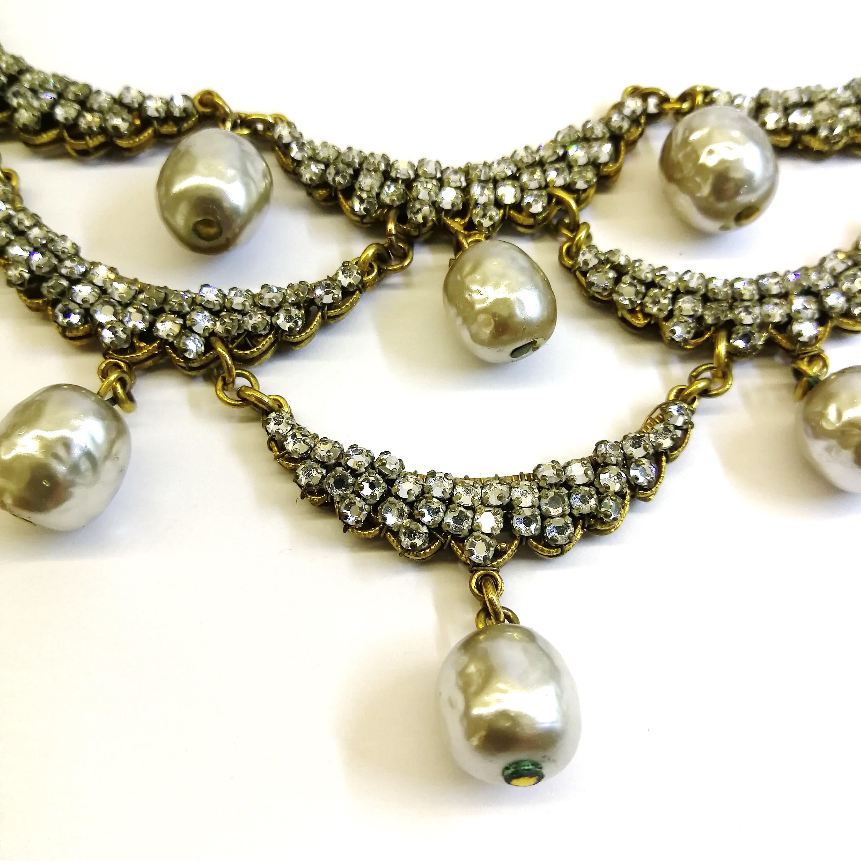 A necklace and earrings of gilded metal, paste and baroque pearl, Miriam Haskell 1