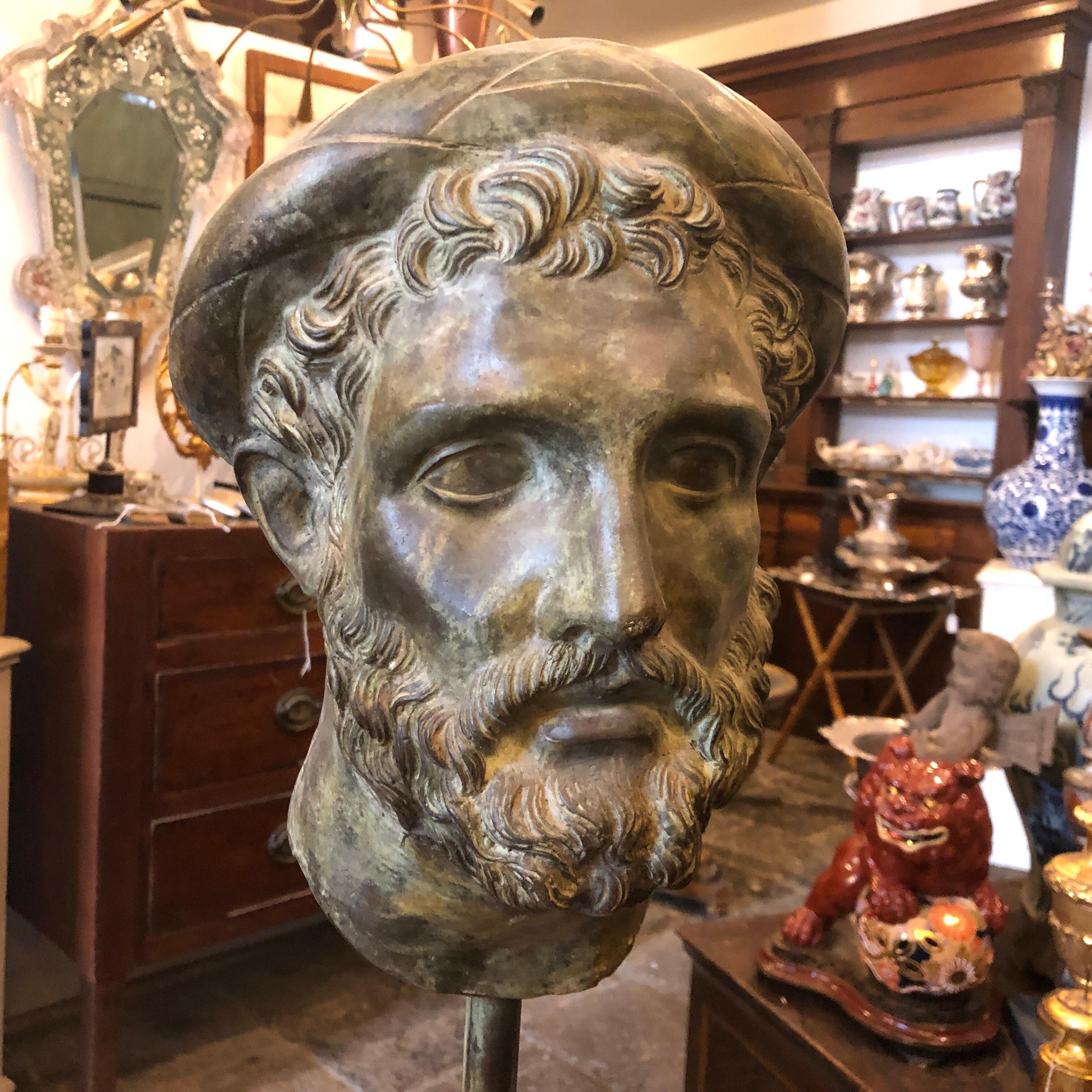 A men's head bronze made in Naples in the 1950s, good conditions overall. The figure is mounted on a marble base.