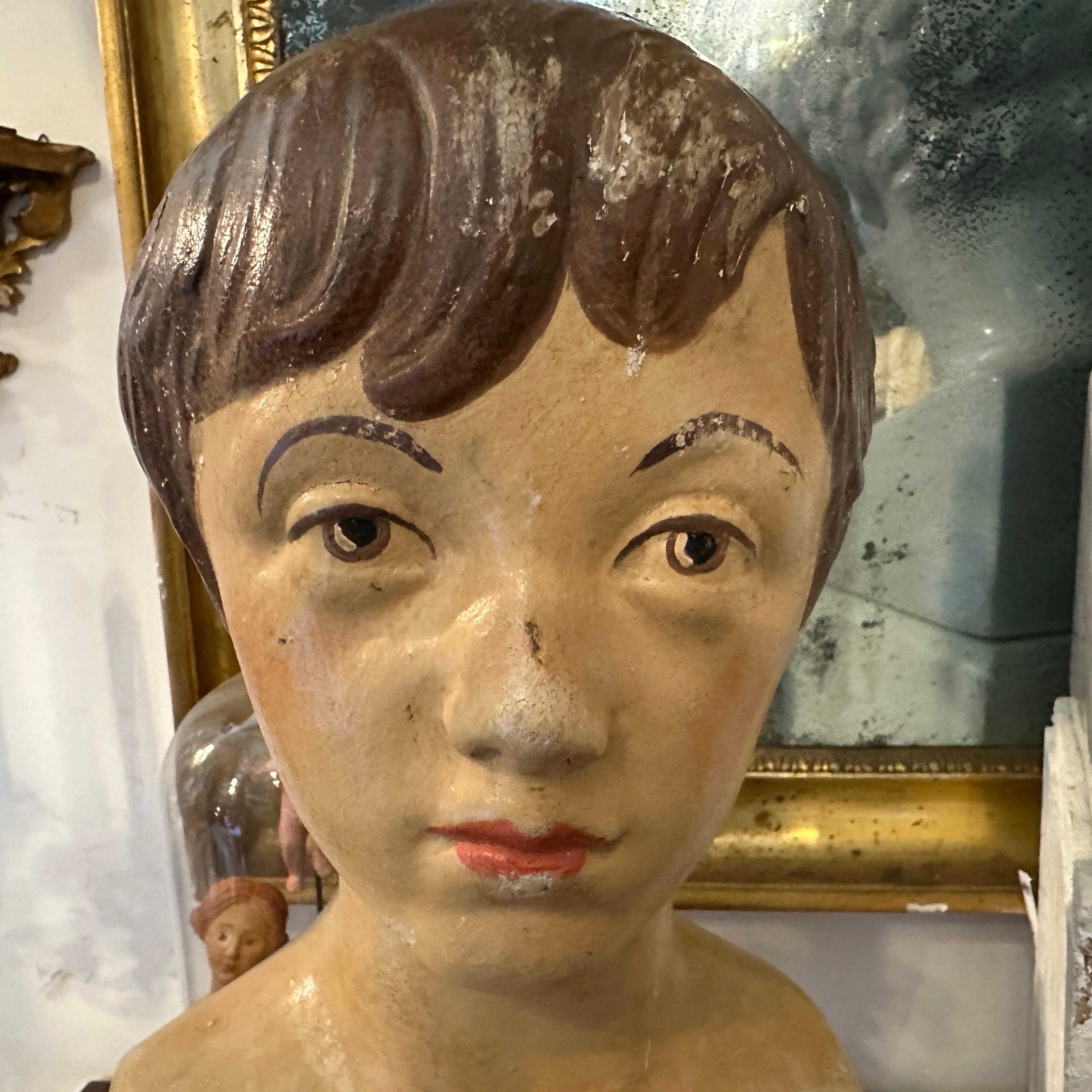 Busto di ragazzo in terracotta siciliana dipinto a mano in stile neo-classico. in vendita 4