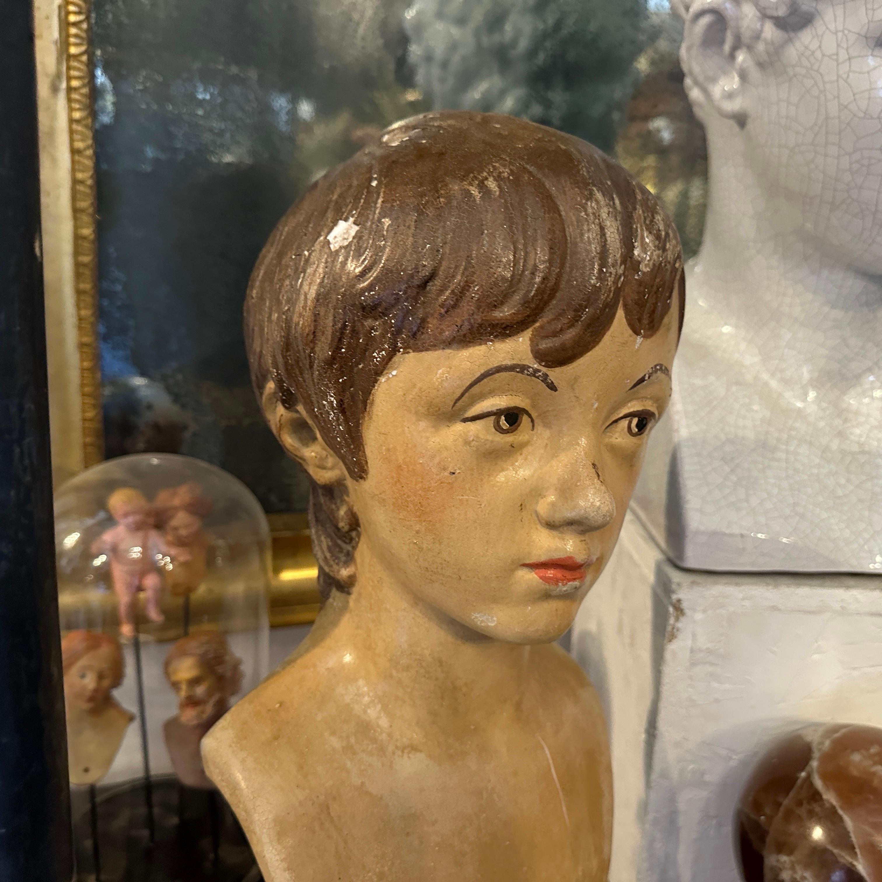 Busto di ragazzo in terracotta siciliana dipinto a mano in stile neo-classico. in vendita 6