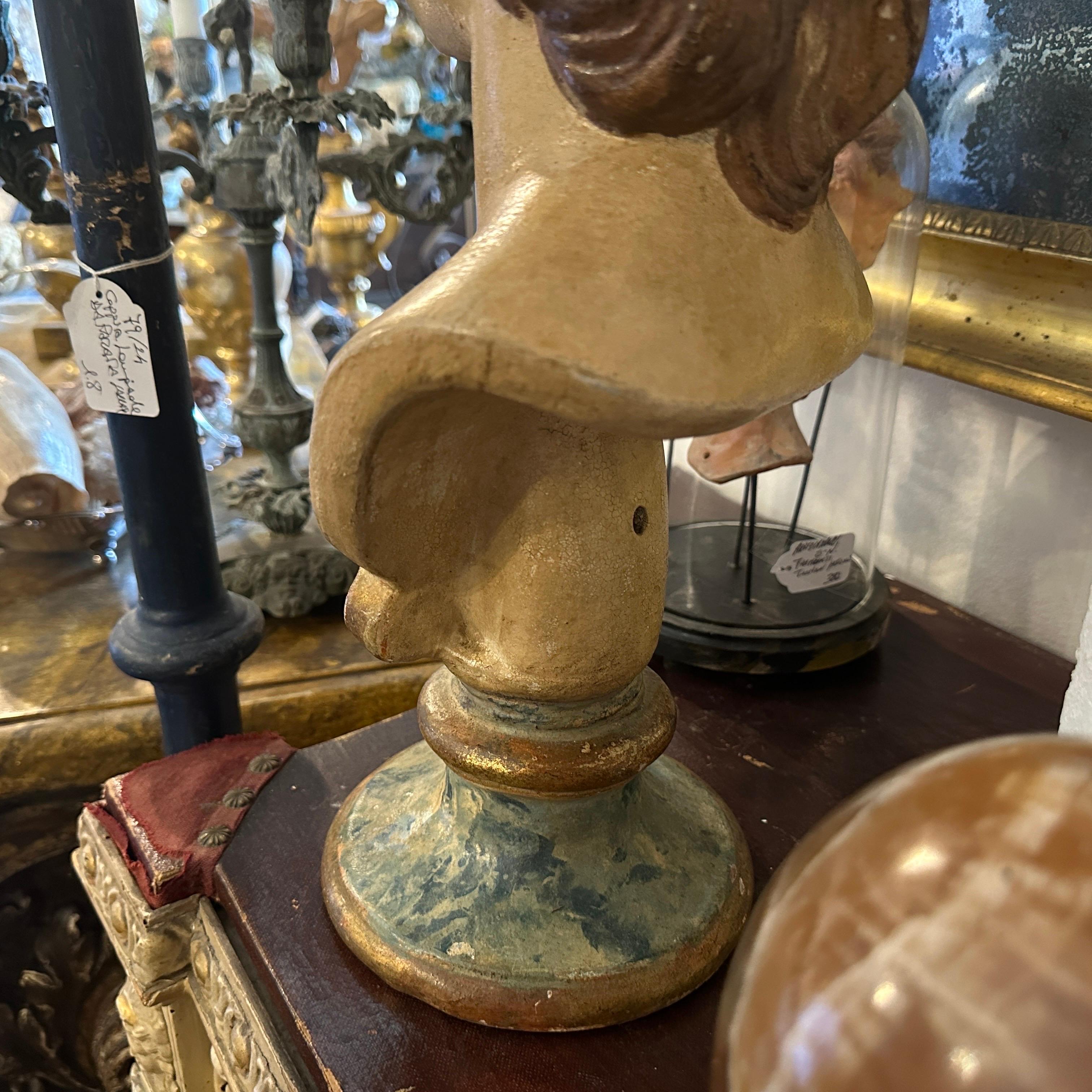 Neoclassico Busto di ragazzo in terracotta siciliana dipinto a mano in stile neo-classico. in vendita