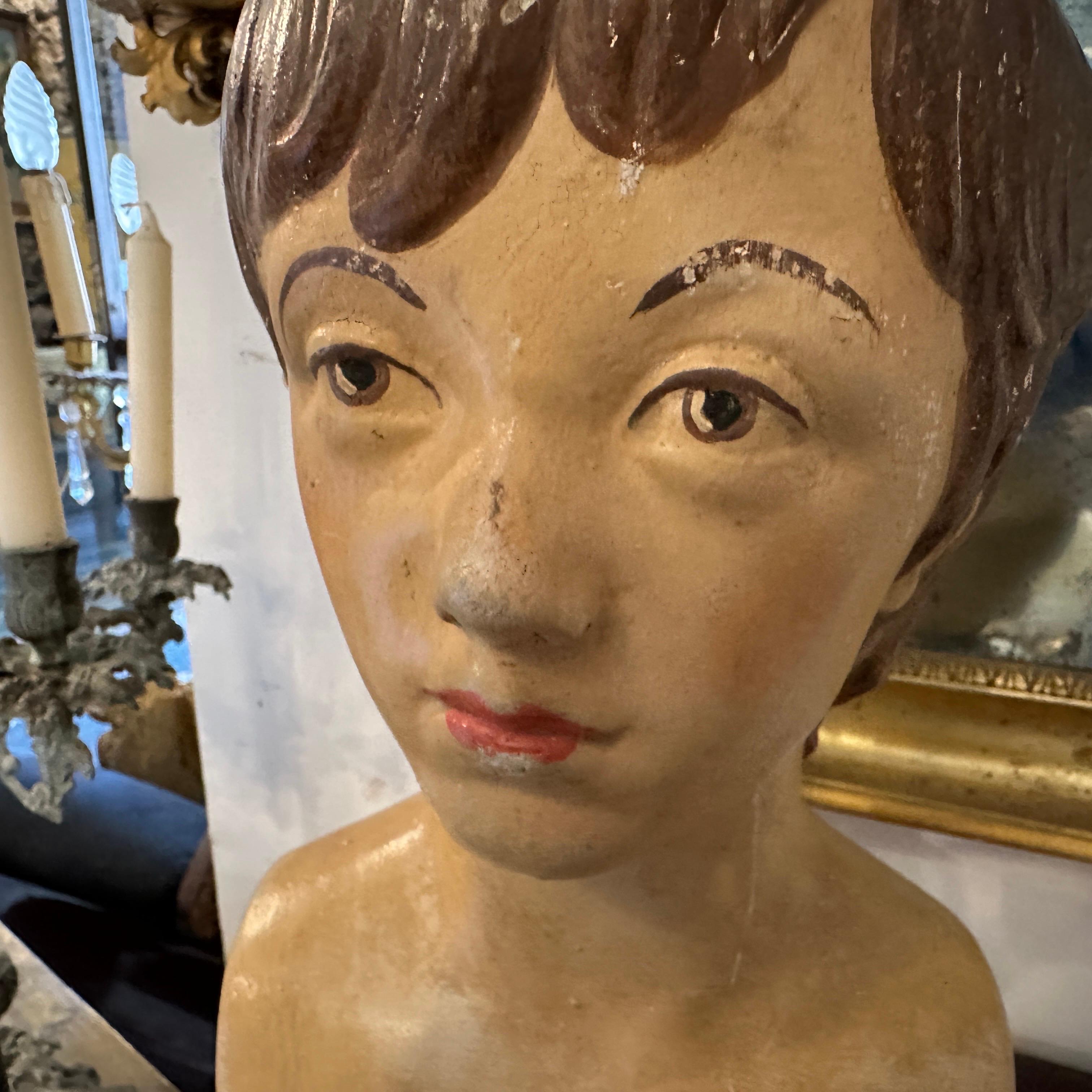 Terracotta Busto di ragazzo in terracotta siciliana dipinto a mano in stile neo-classico. in vendita