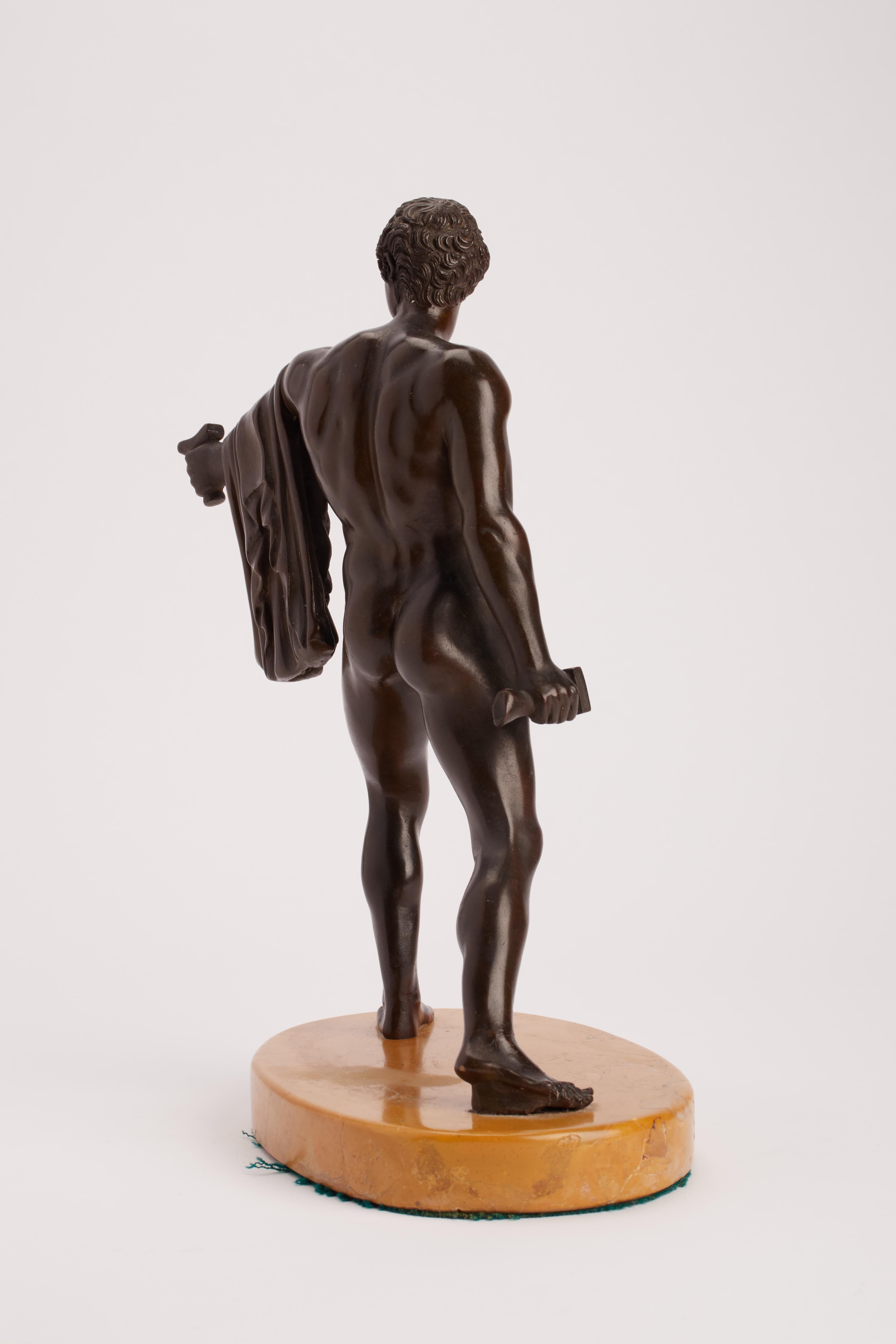 XIX secolo Bronzo neoclassico del Grand Tour raffigurante un guerriero, Roma 1840. in vendita