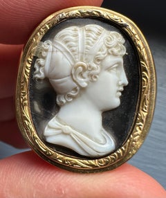 A Neoclassical Onyx Cameo Set in Gold Ring — Bust of Sappho