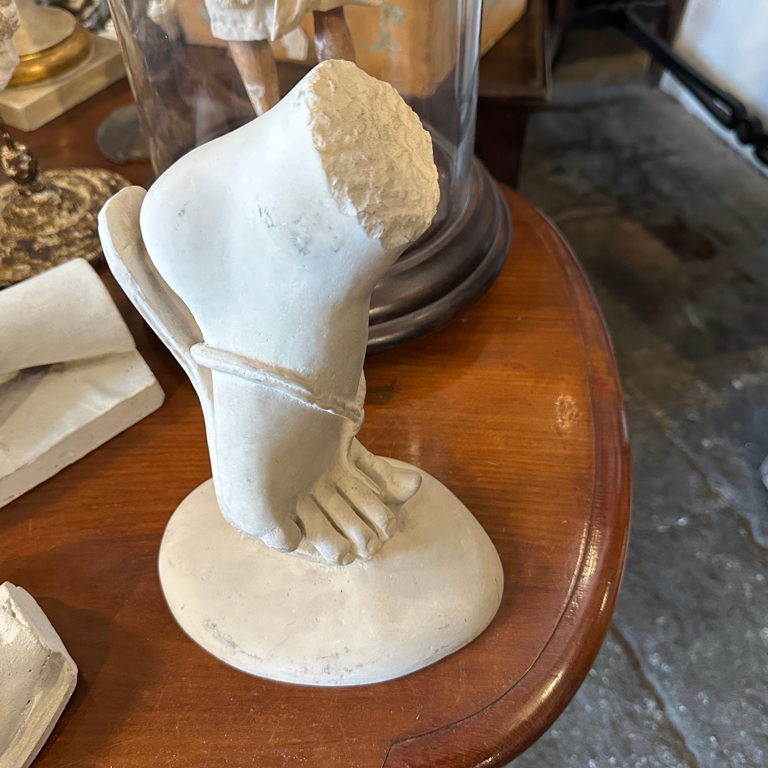 Escultura italiana de alabastro de un pie de renacimiento neoclásico en venta 4