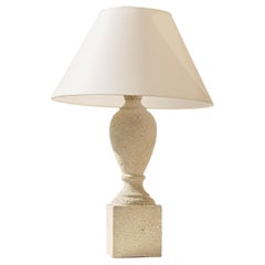 LAMPE DE TABLE NEOCLASSIC SHABBY-CHIC en pierre dans le style Albert Tormos, France 1970