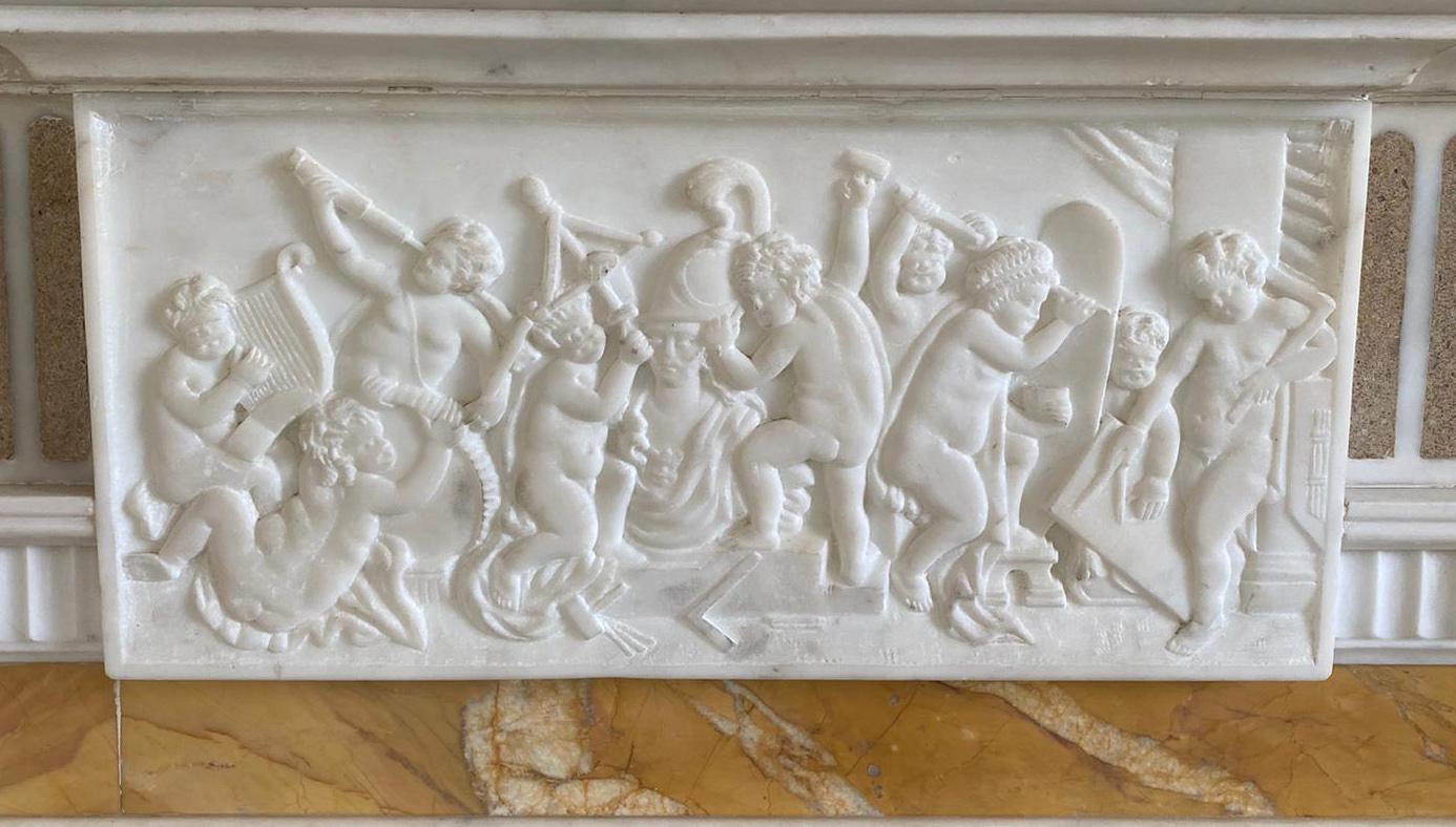 Neoclassical Style Carved Marble Fireplace Mantel In Good Condition For Sale In Wormelow, Herefordshire