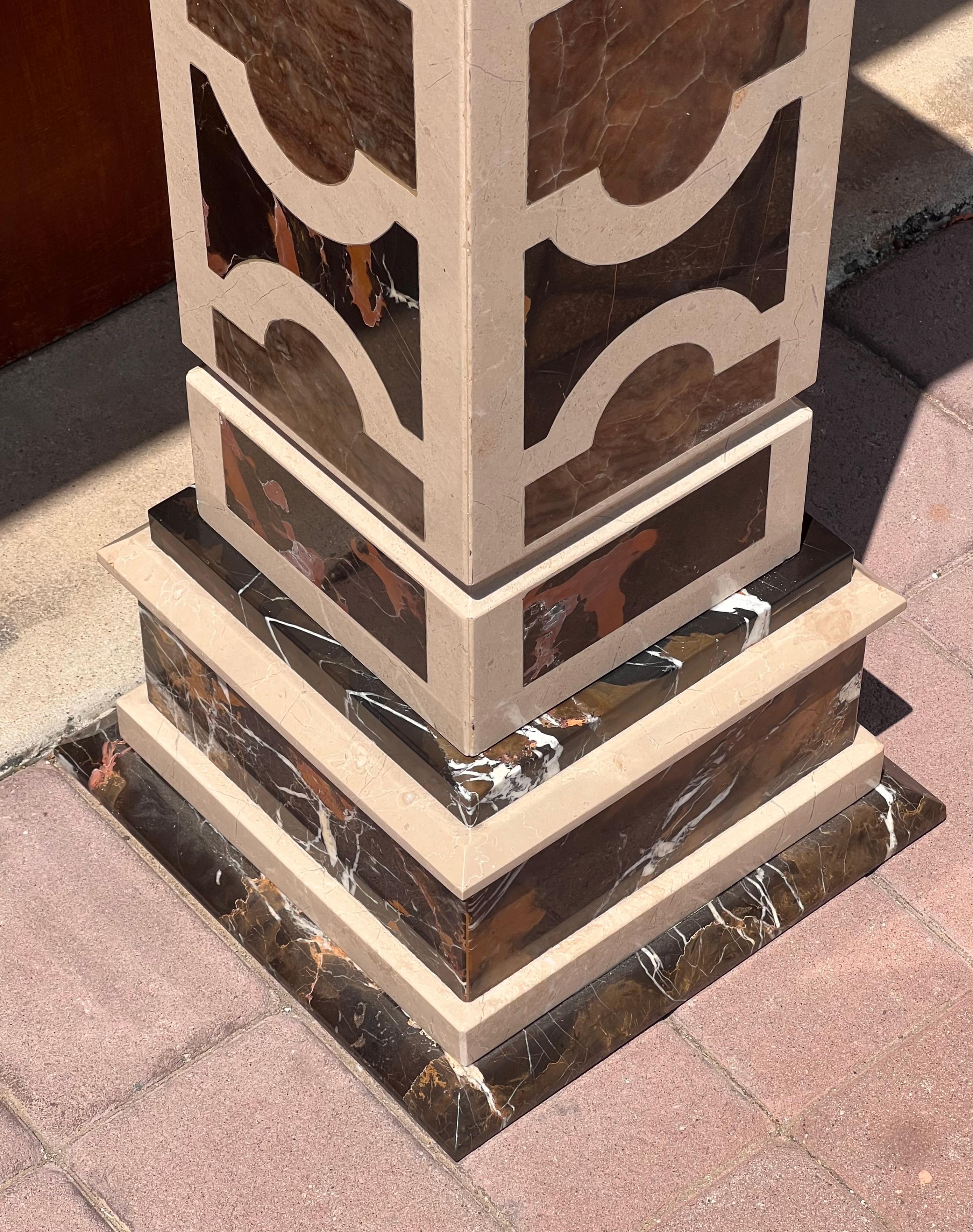 A neoclassical vintage Italian marble pedestal, 20th century For Sale 7