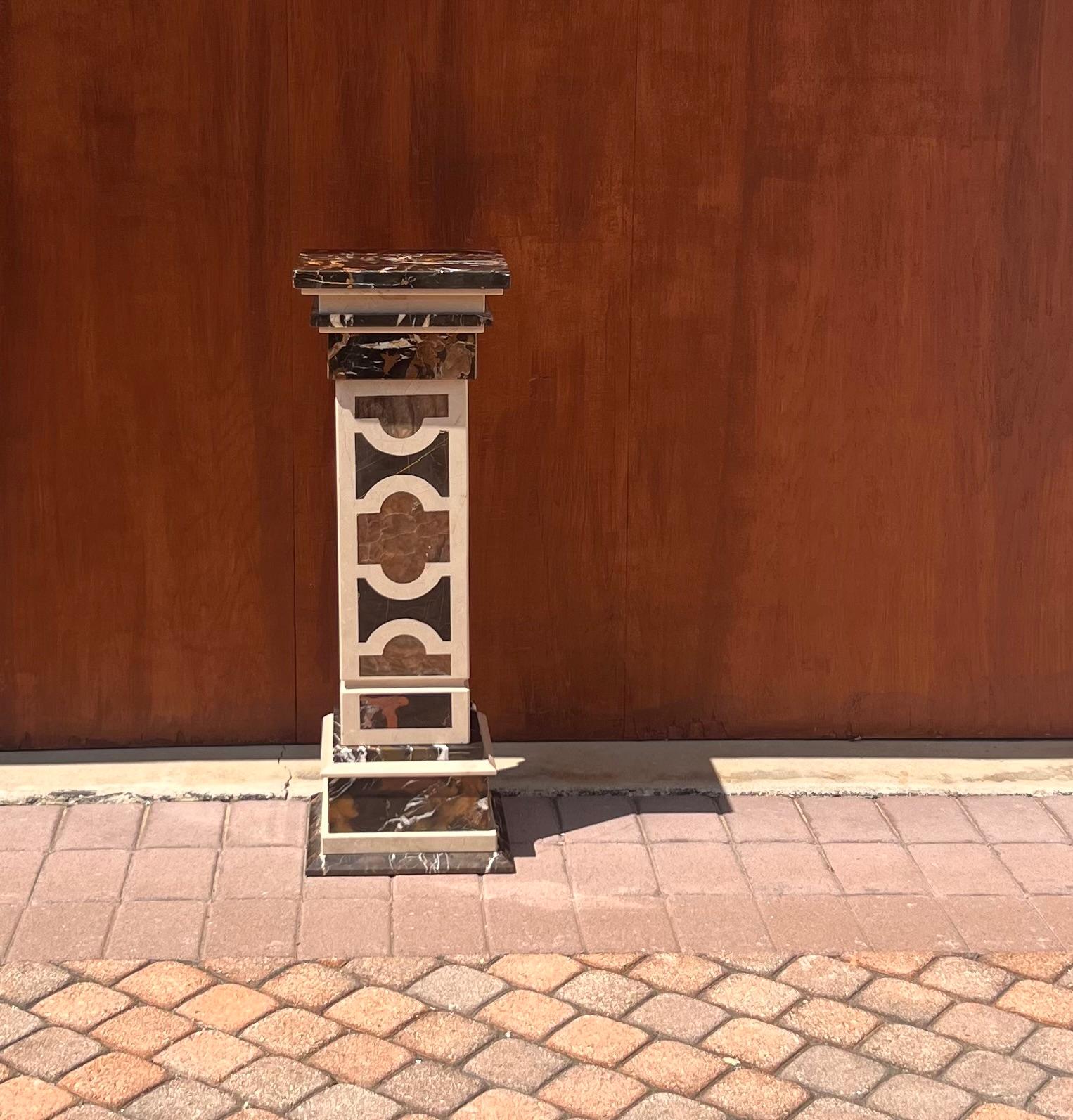A neoclassical vintage Italian marble pedestal, 20th century For Sale 9