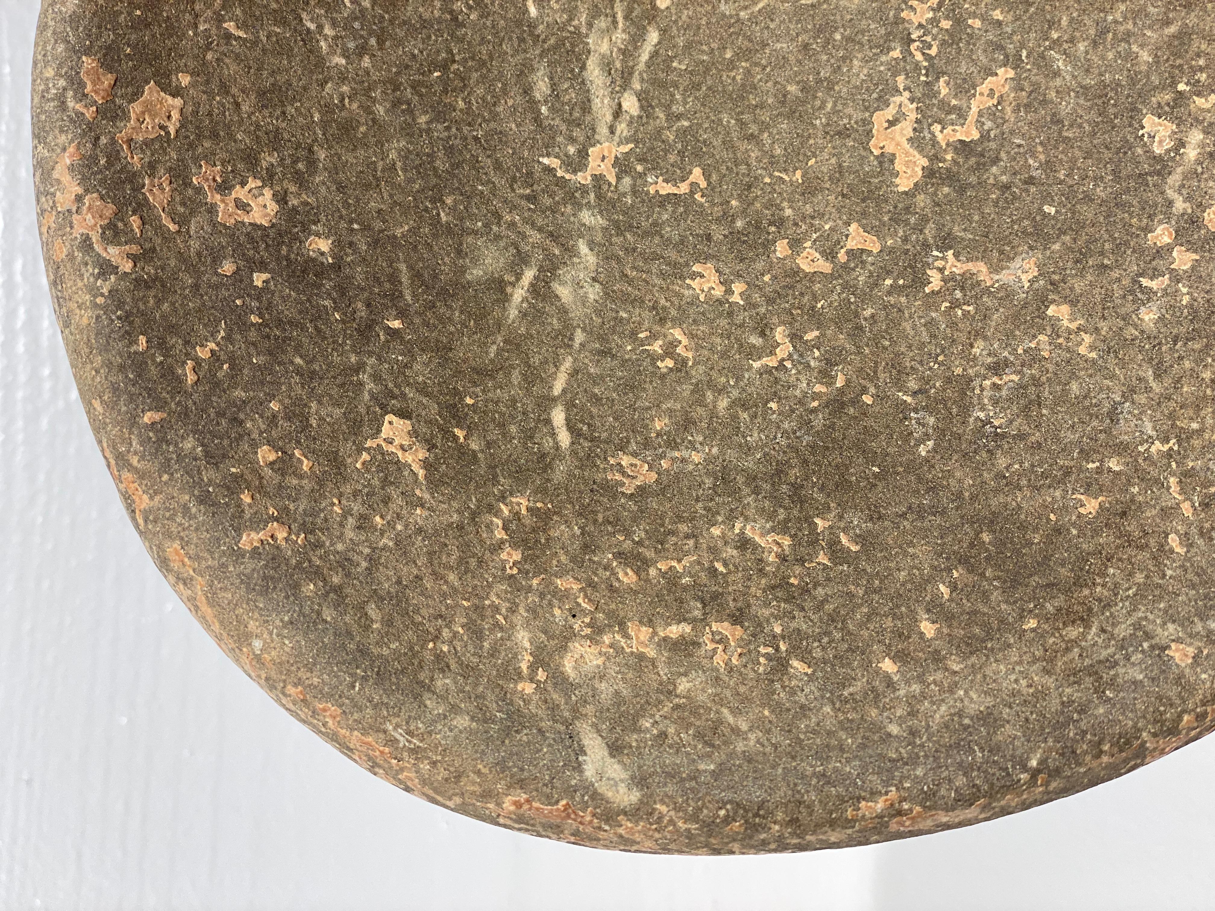 Una macina neolitica In condizioni ottime in vendita a Schellebelle, BE