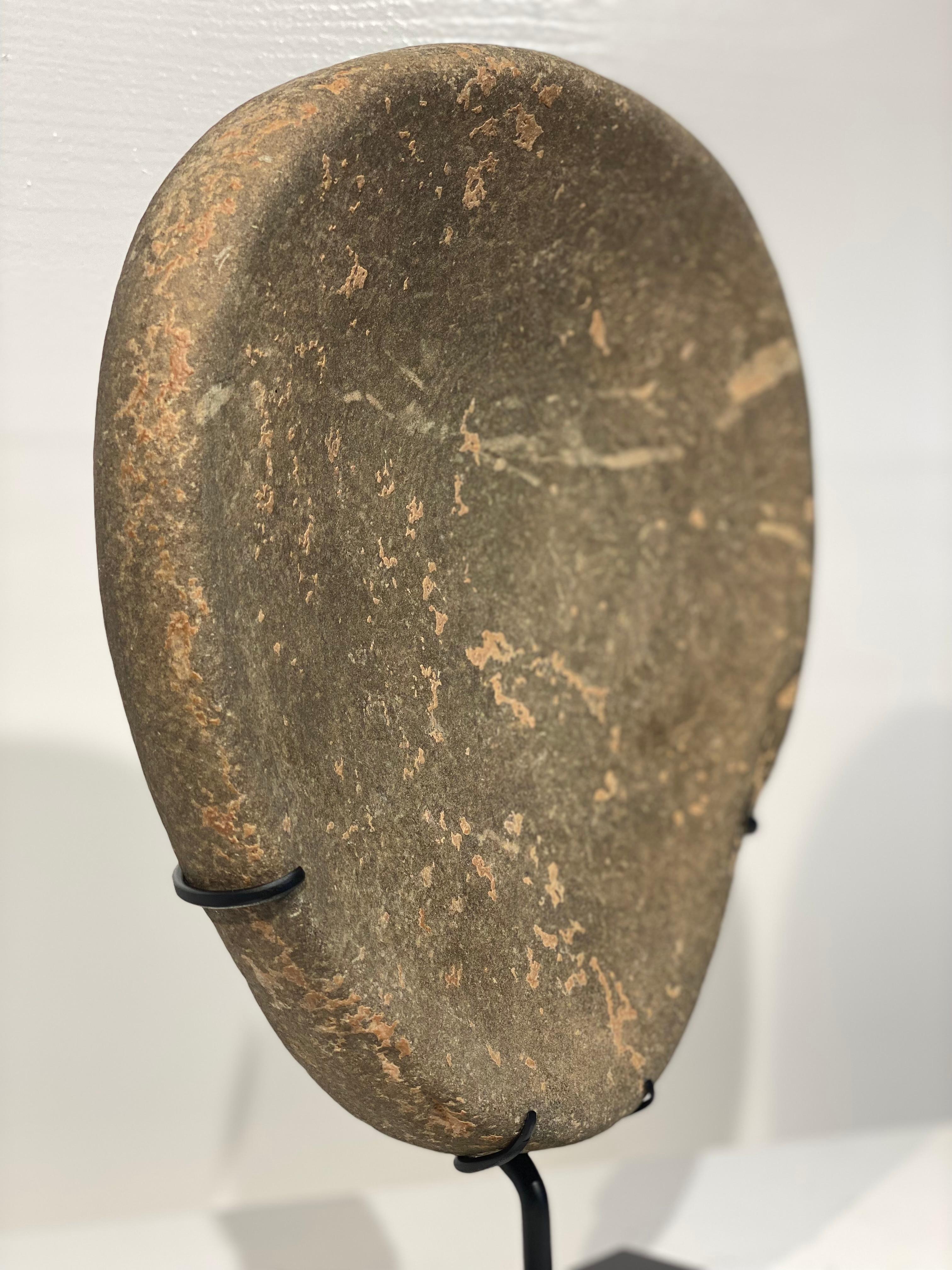 Arenaria Una macina neolitica in vendita
