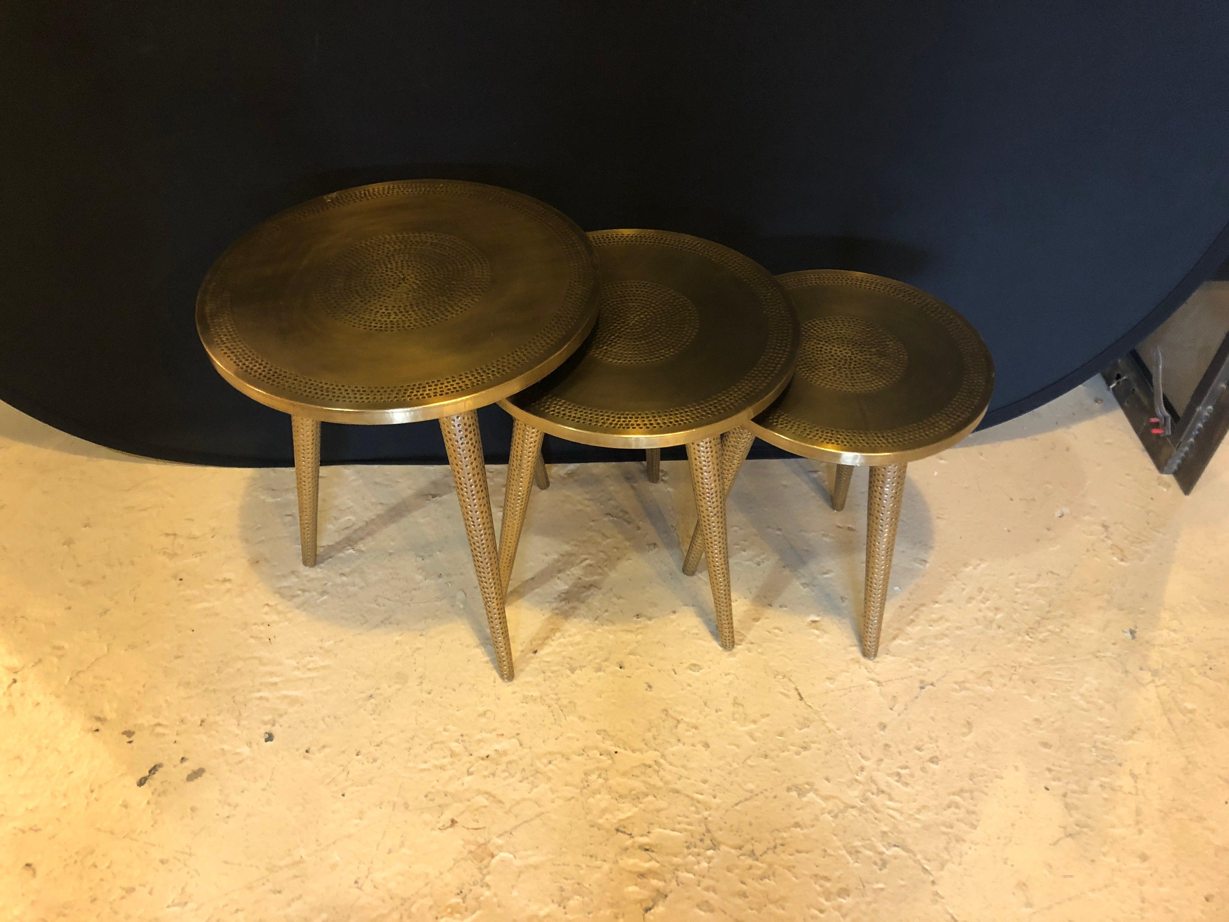Mid-Century Modern Style Brass Nest of Tables or End Tables, Nest of Three In Good Condition For Sale In Plainview, NY