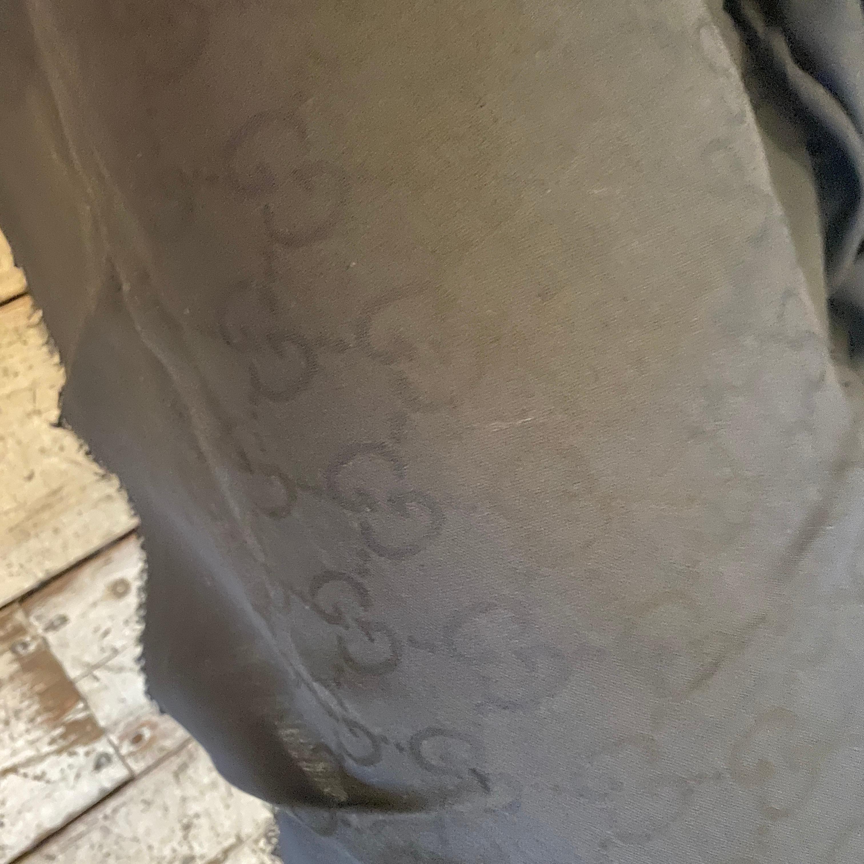 Gucci - Écharpe en laine noire « Never Used » avec logo continu  en vente 6