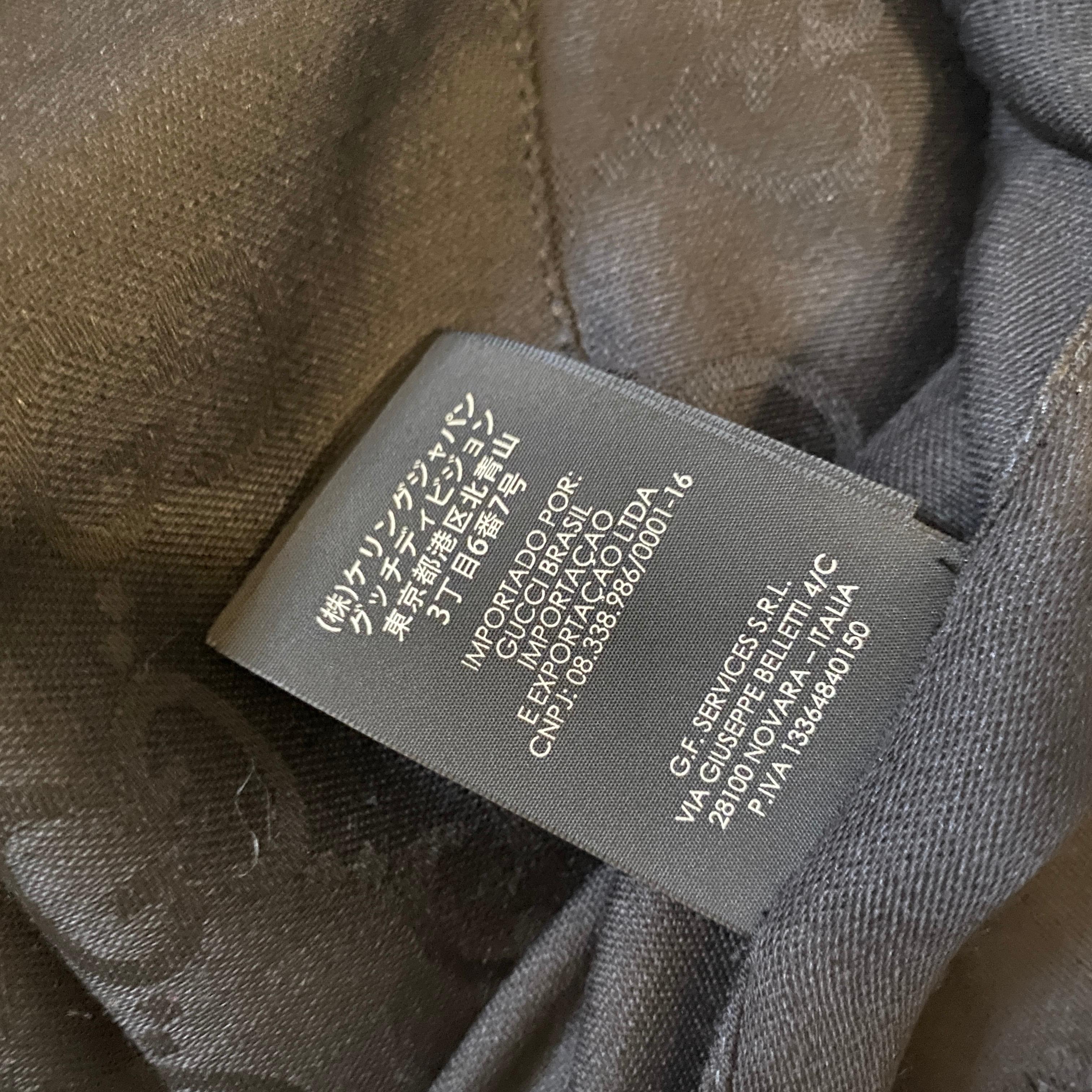 Gucci - Écharpe en laine noire « Never Used » avec logo continu  en vente 3