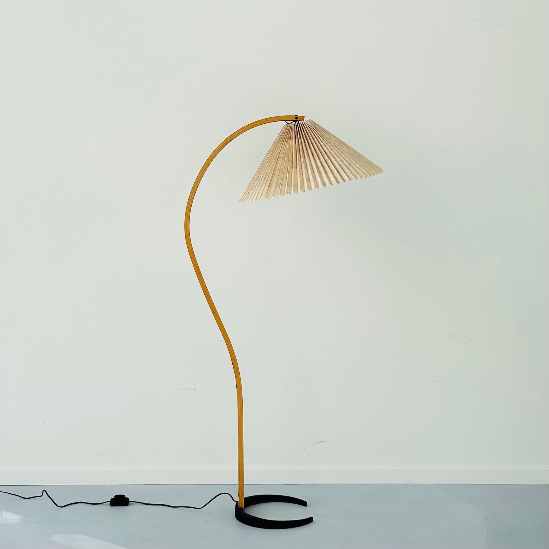 Never-Used Original Danish Caprani Floor Lamp, 1970s, Denmark In Excellent Condition For Sale In Værløse, DK