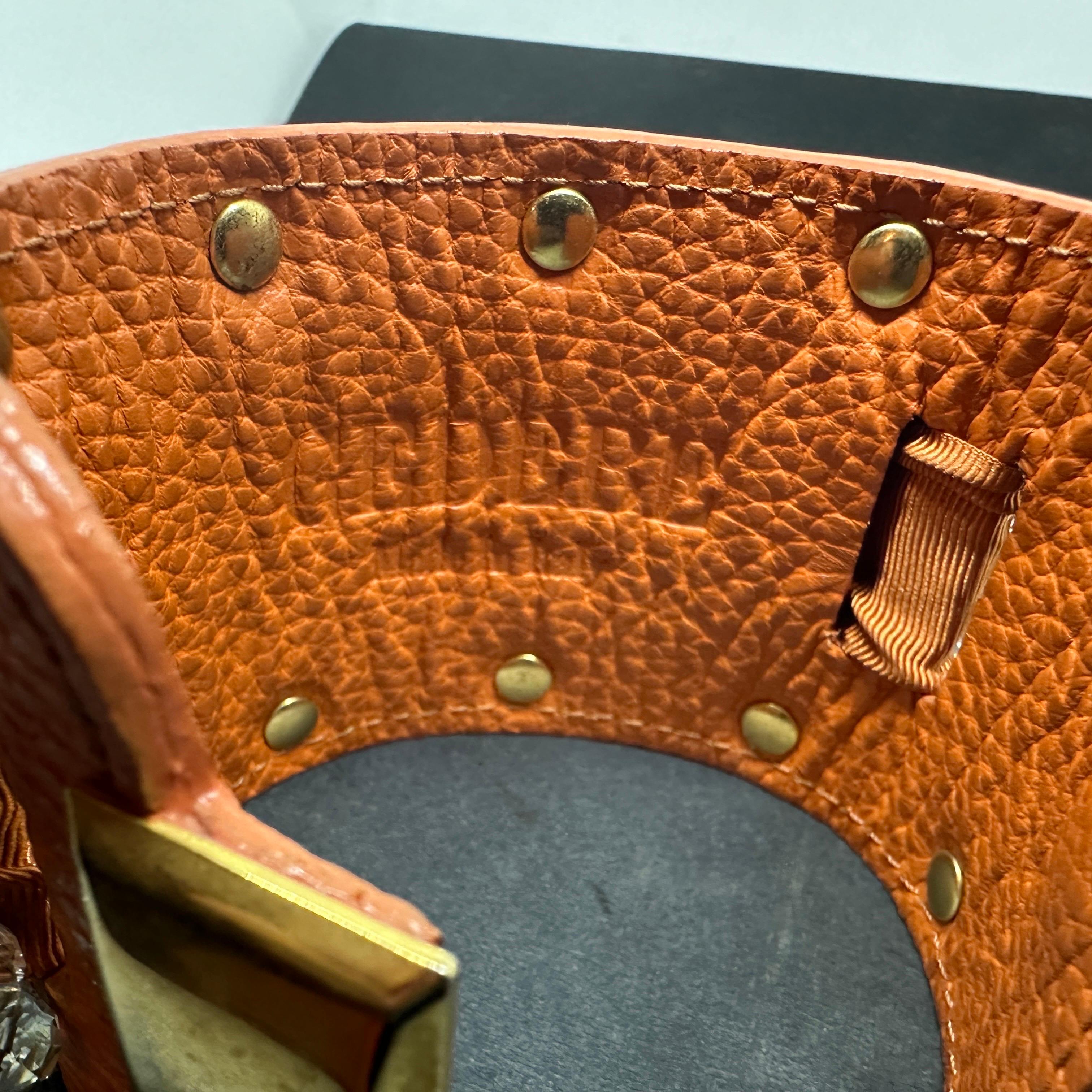 Bracciale in pelle marrone e gemme di strass mai indossato di Gedebé in vendita 5