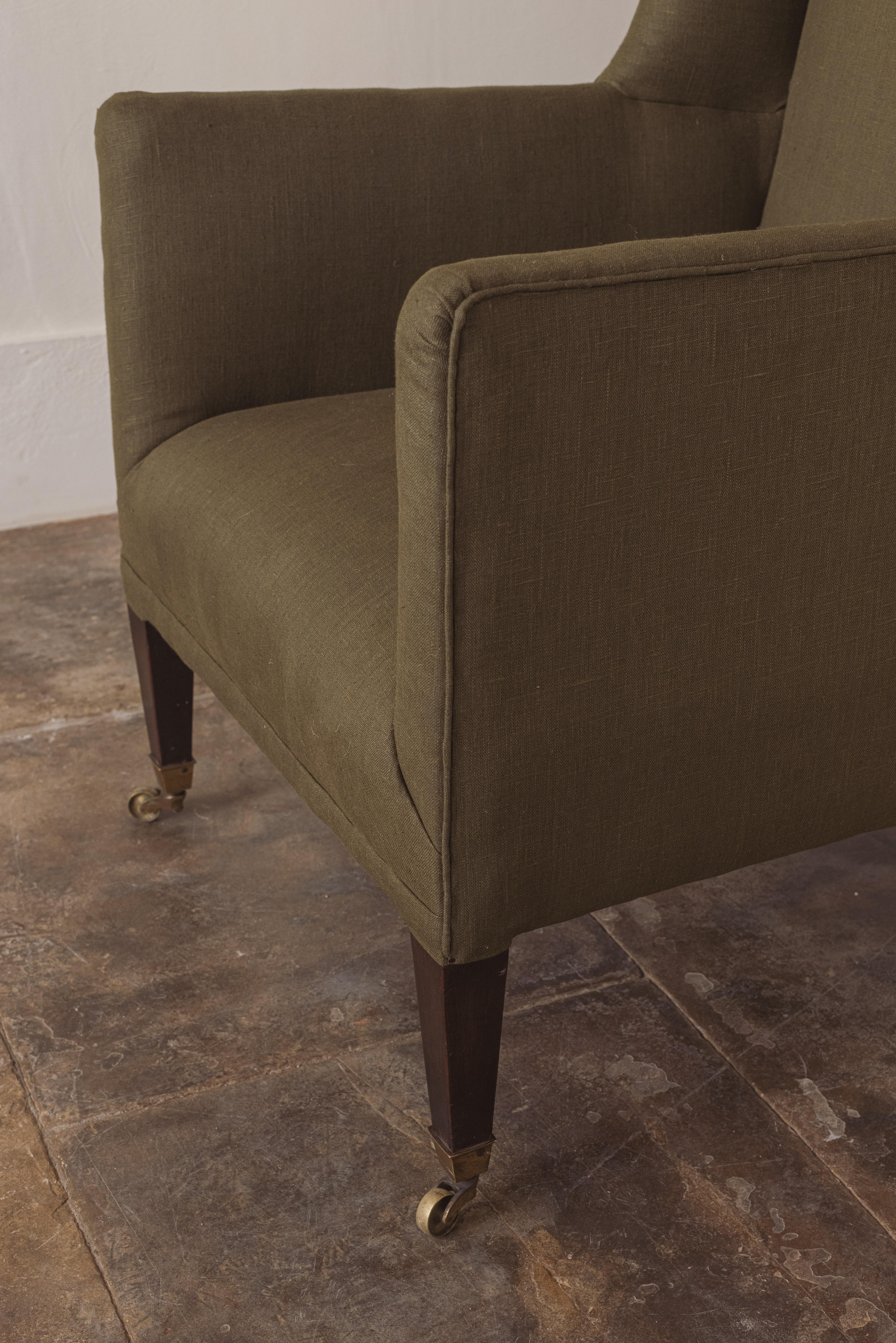 Un Sillón Victoriano Wingback Recién Tapizado Mediados del siglo XIX en venta