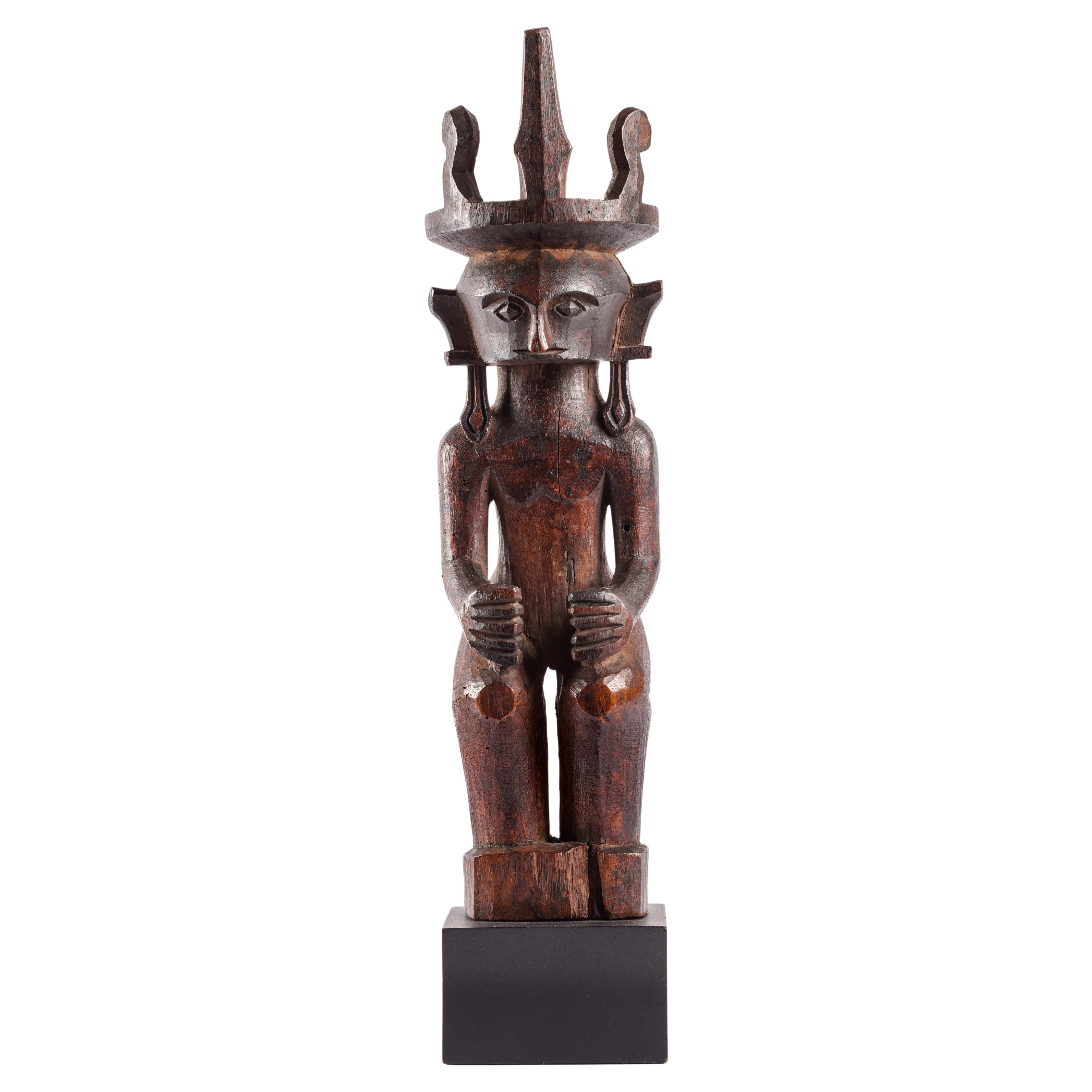 A Nias „Adu Zatua“, Holzskulptur eines Vorfahrens „Adu Zatua“ im Angebot