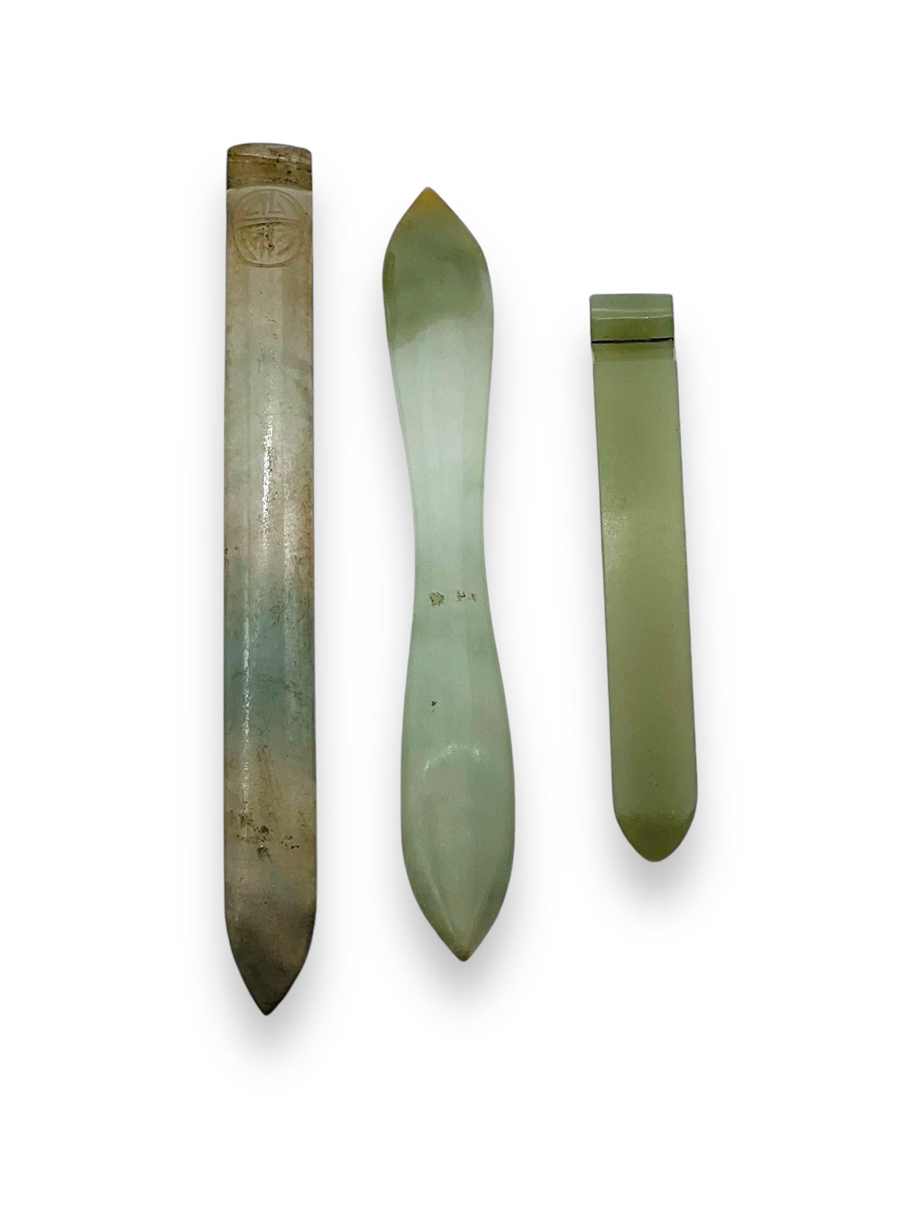 A Nice Collection of 19th Chinese Jade nephrite and jadeite hair ornaments For Sale 1