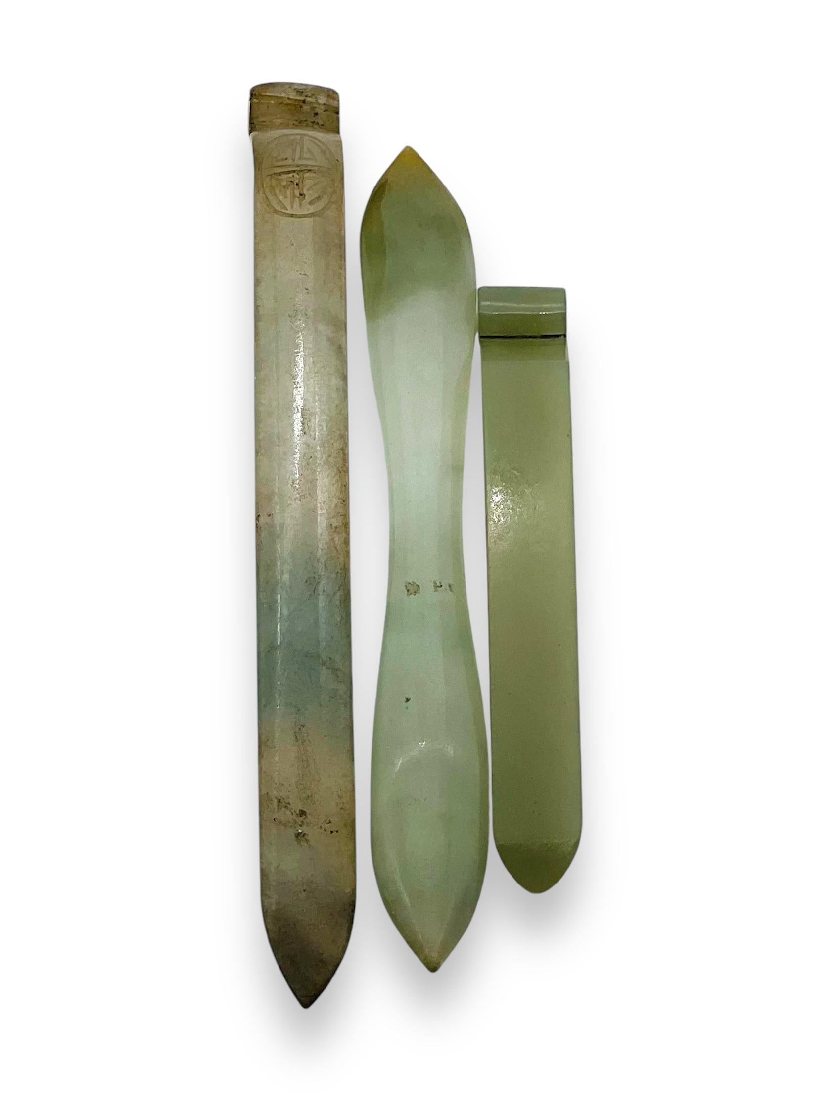 A Nice Collection of 19th Chinese Jade nephrite and jadeite hair ornaments For Sale 2