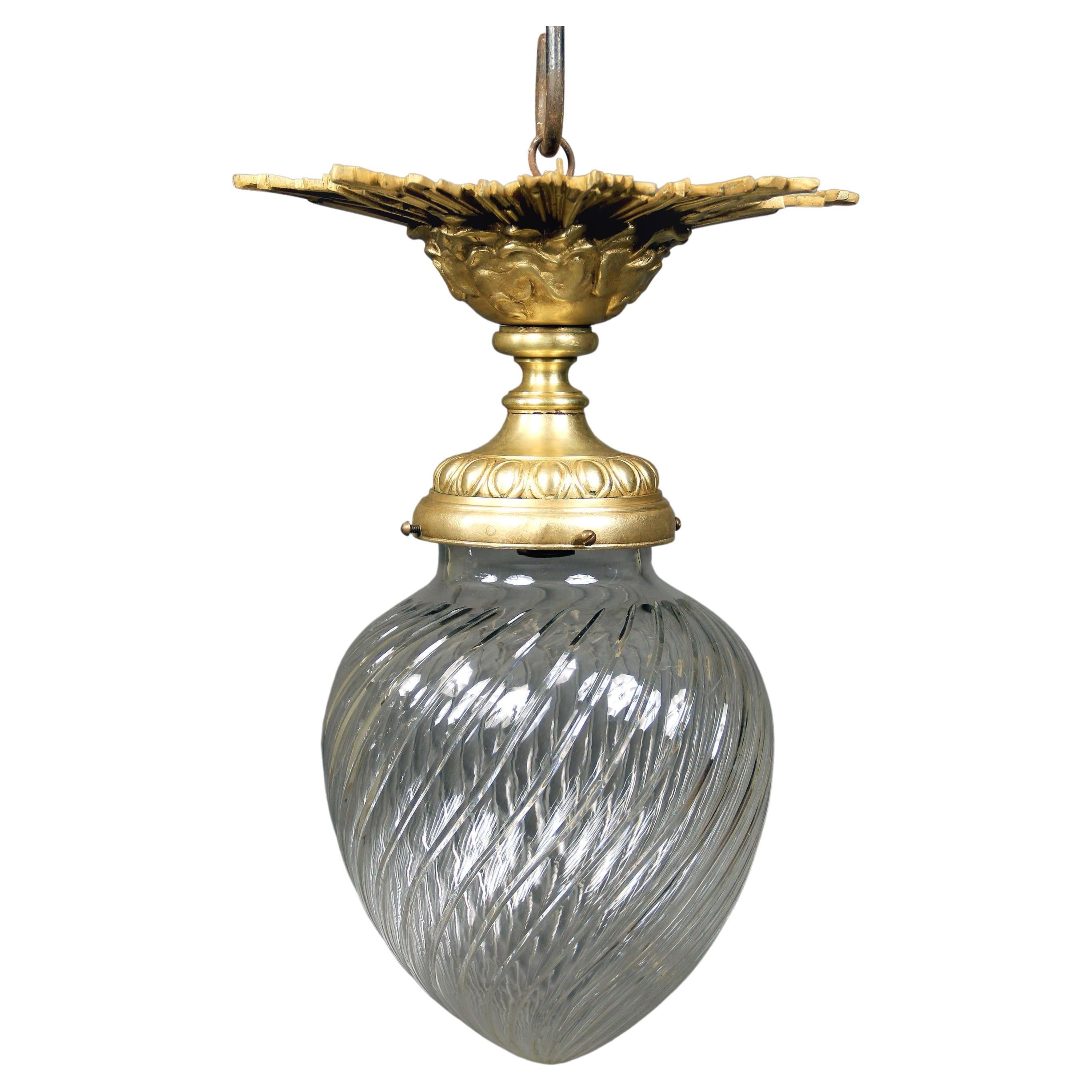 Schöner Plafonnier aus vergoldeter Bronze und Glas aus dem frühen 20. Jahrhundert im Angebot