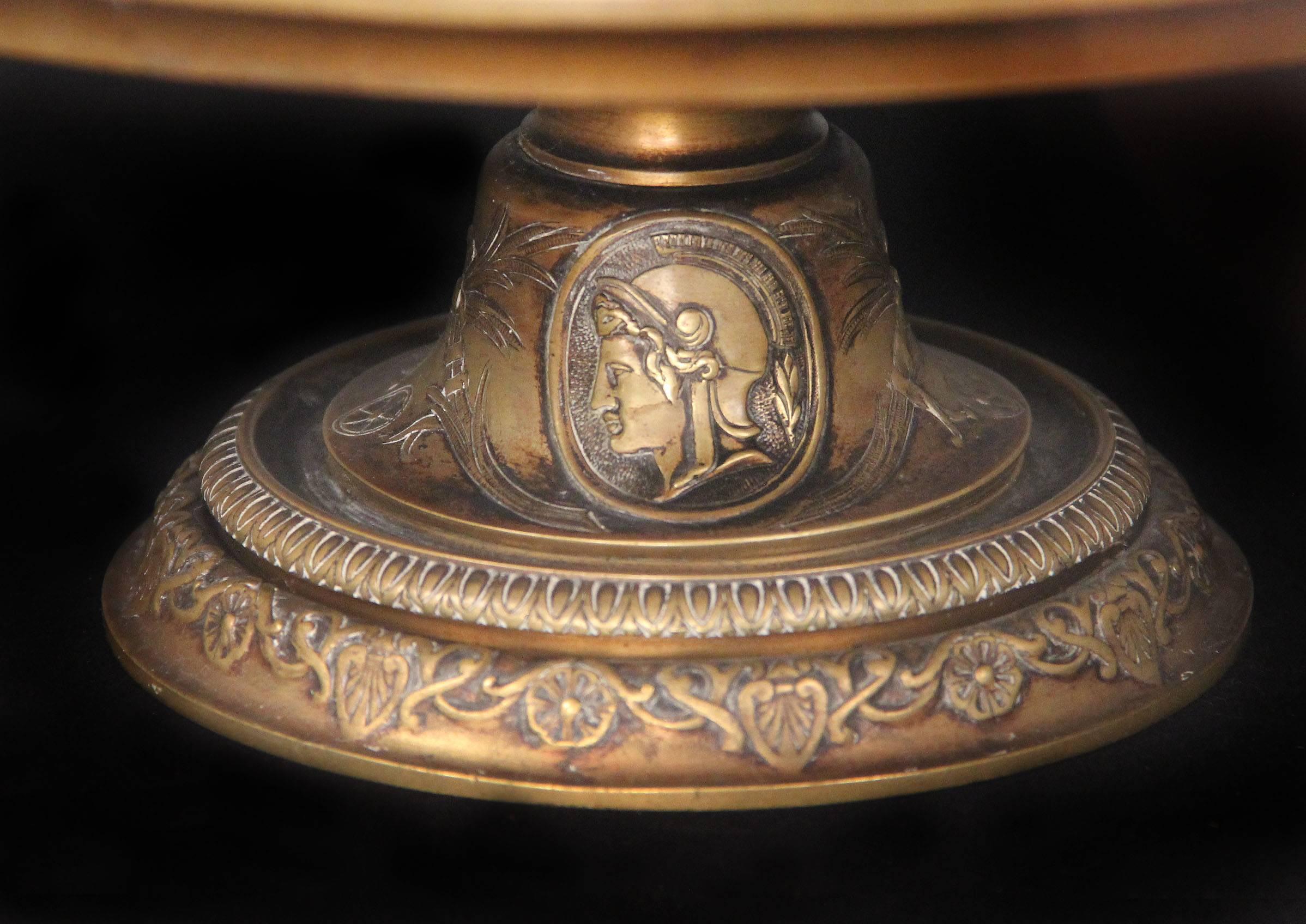 Belle Époque Beau centre de table en bronze doré de la fin du 19e siècle, de Louis Picault