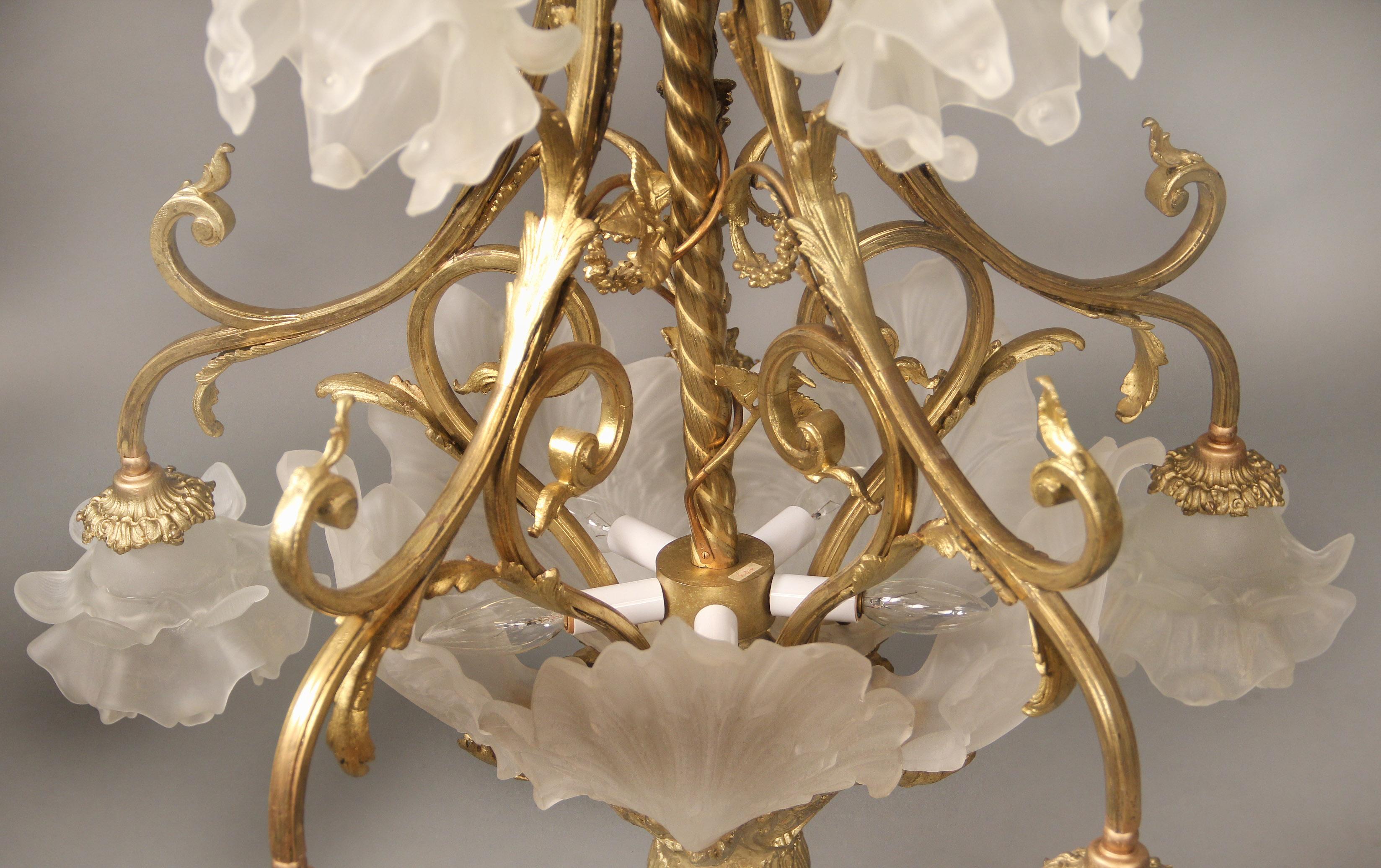Frosted Nice Late 19th Century Gilt Bronze Fifteen Light Chandelier