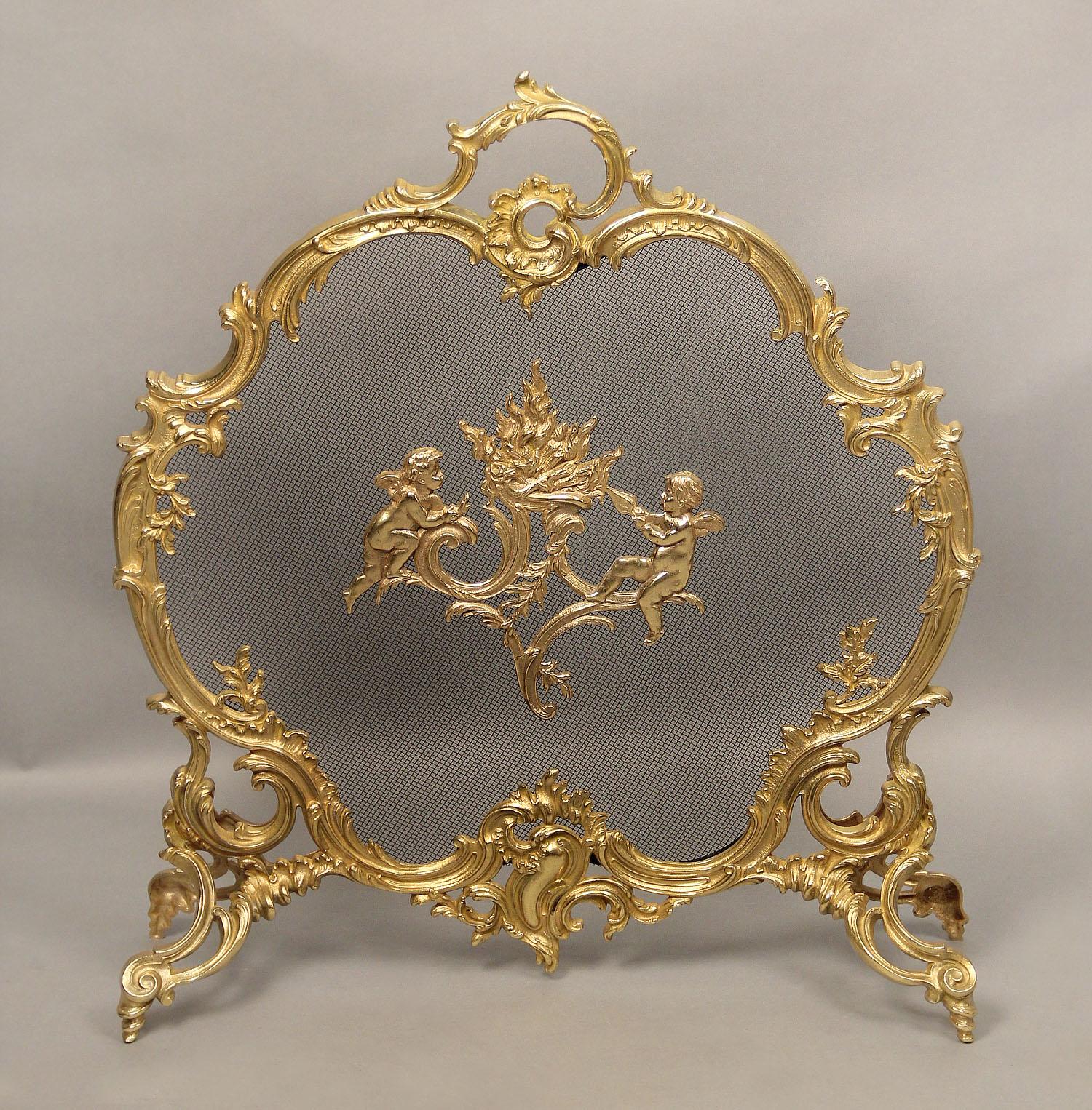 Schöner vergoldeter Bronze-Kaminschirm aus dem späten 19. (Belle Époque) im Angebot