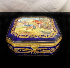 Nice Late 19th Century Sèvres Style Porcelain Jewelry Box and Cover