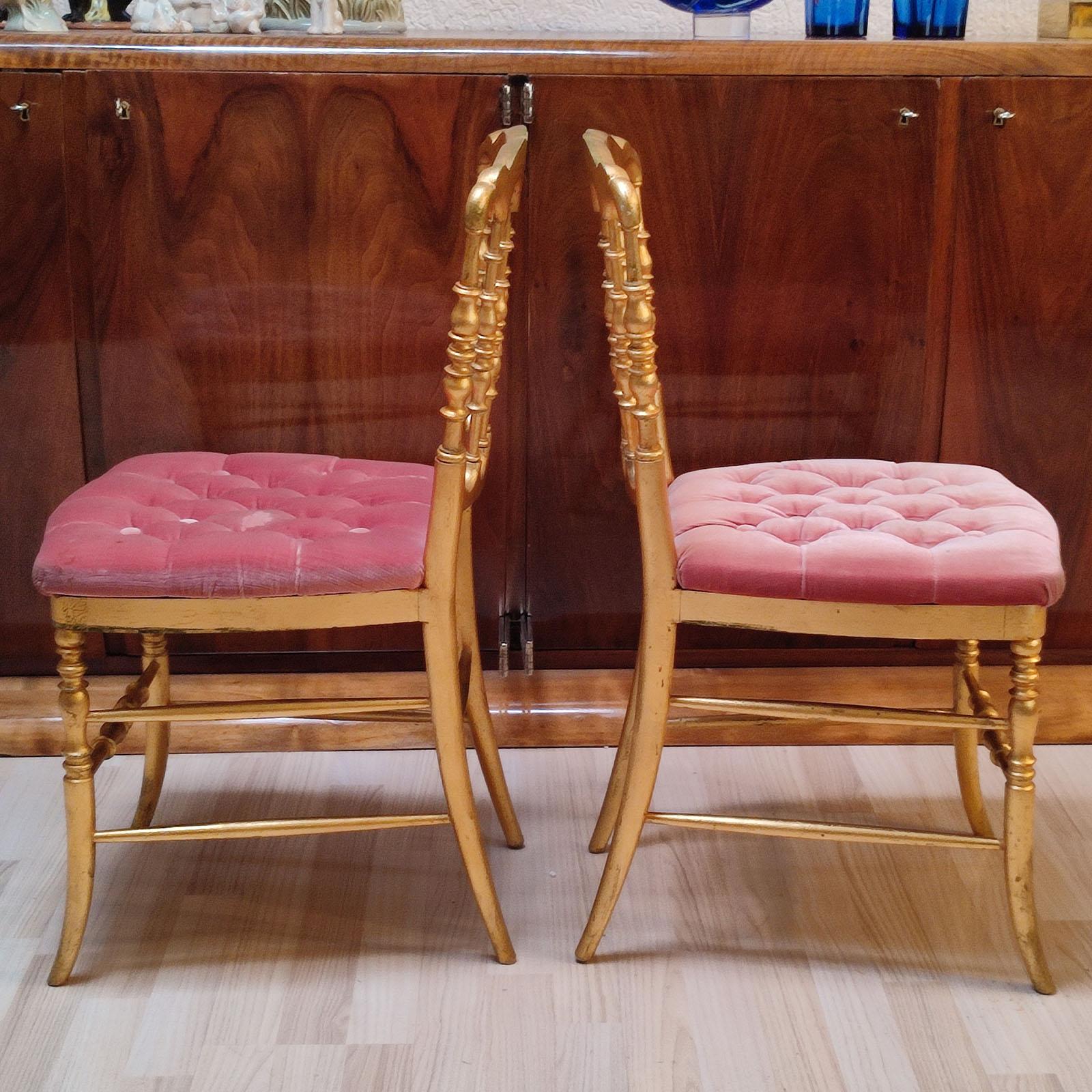 Velvet Nice Pair of 19th Century Gilt Wood Chiavari Chairs For Sale