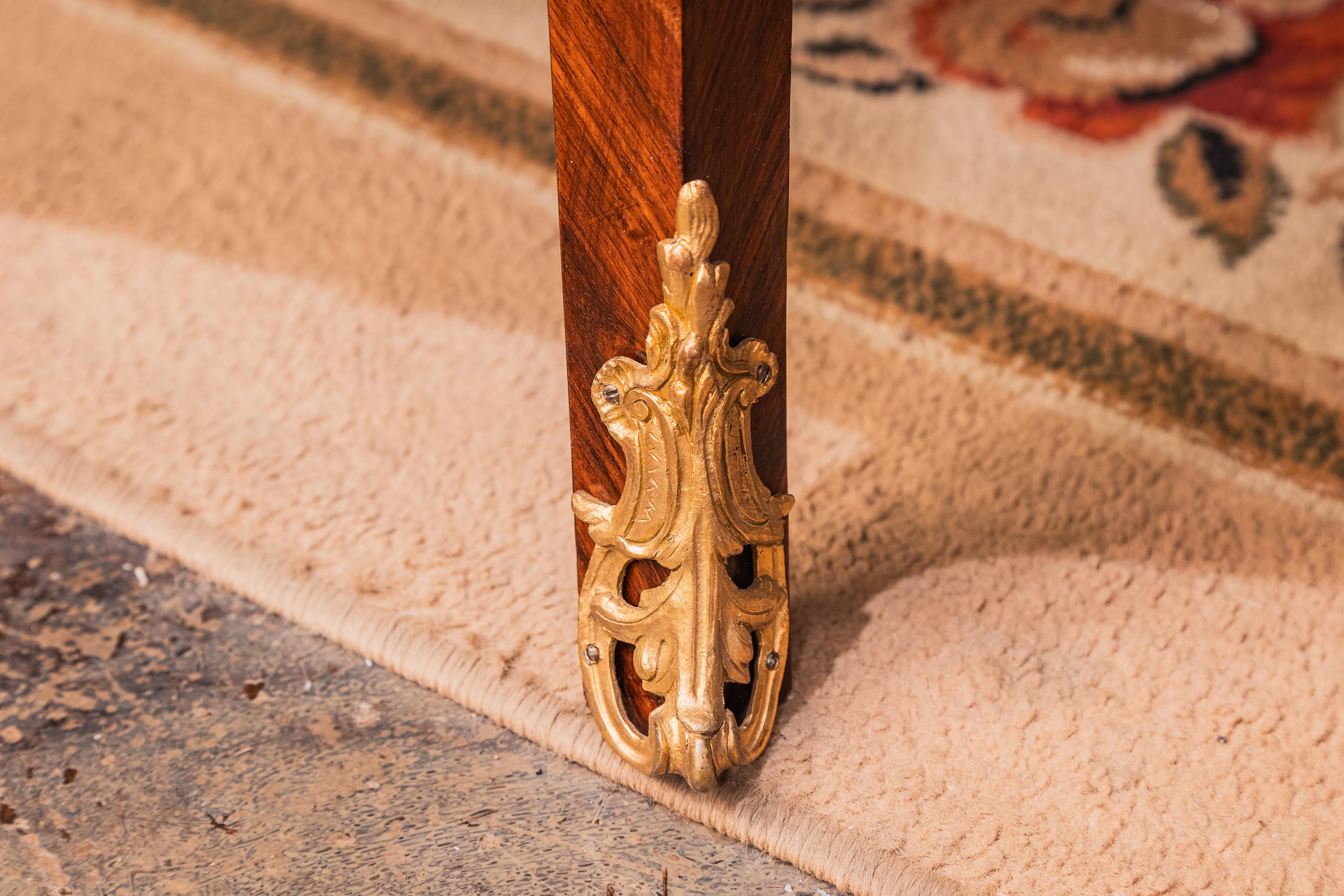 A nice pair of late 19th c French nightstand commodes with gilt bronze mounts For Sale 1