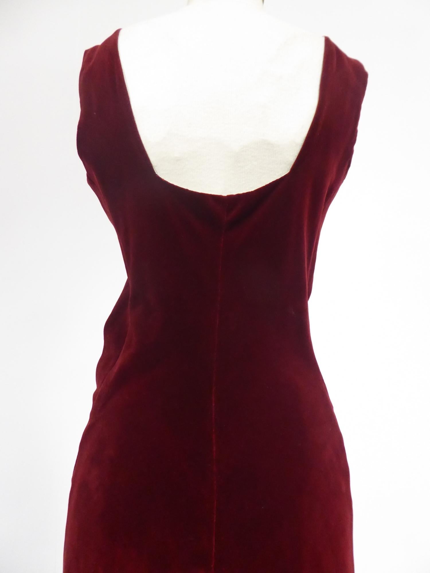 Un vestido de noche Nicole Groult / Paul Poiret de terciopelo y pedrería circa 1935 en venta 10