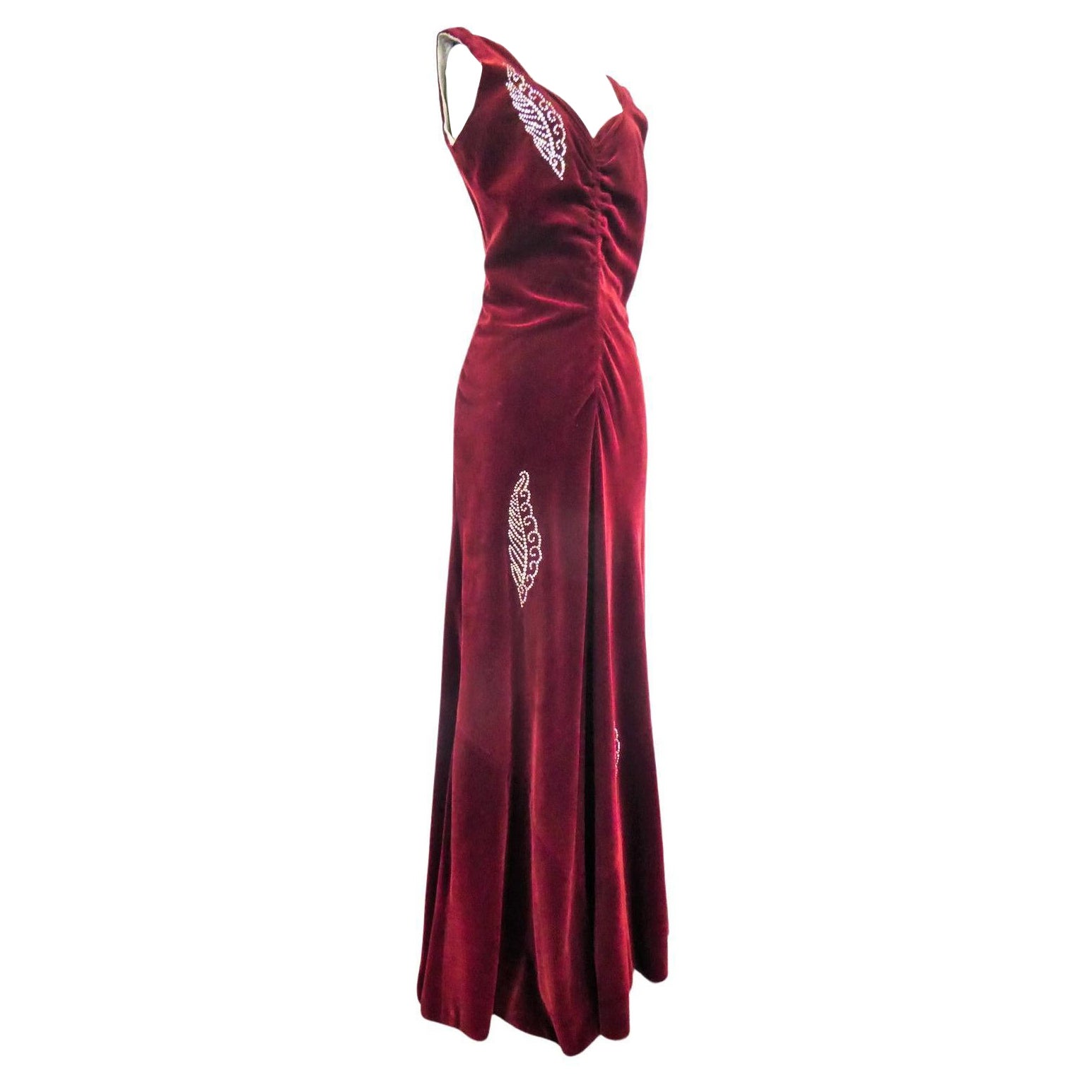 Un abito da sera di Nicole Groult / Paul Poiret in velluto e strass del 1935 circa