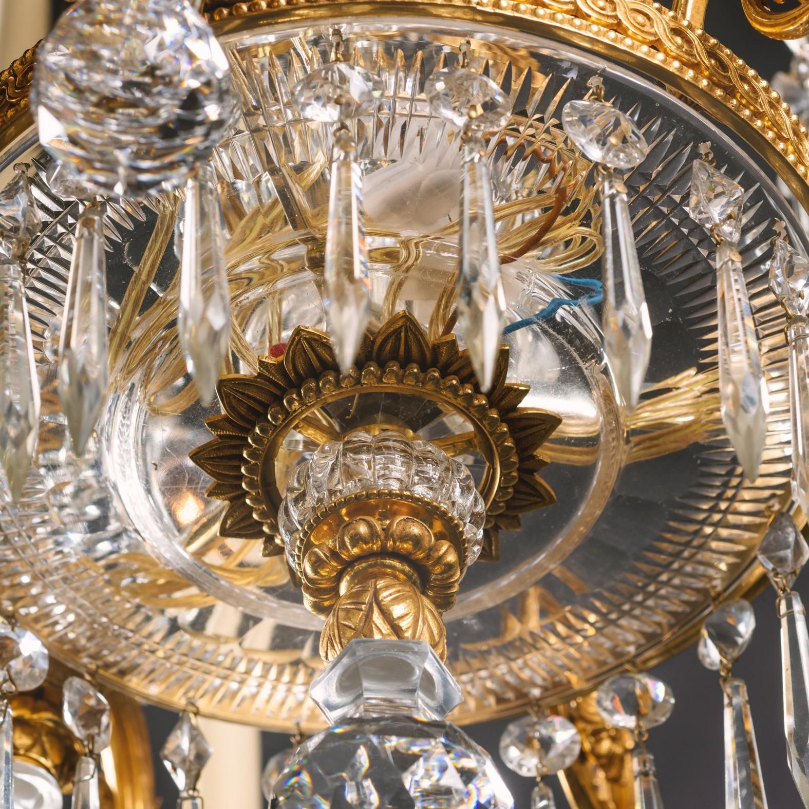 Nine-Light Chandelier by Perry & Co. In Good Condition For Sale In Brighton, West Sussex