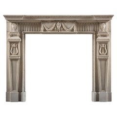 Ein Kalkstein-Kaminsims aus dem neunzehnten Jahrhundert im Stil von Inigo Jones