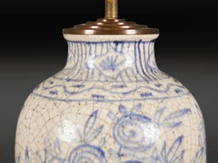 Un vaso persiano del XIX secolo trasformato in lampada