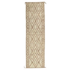 Nouveau tapis de couloir contemporain marocain à poils courts