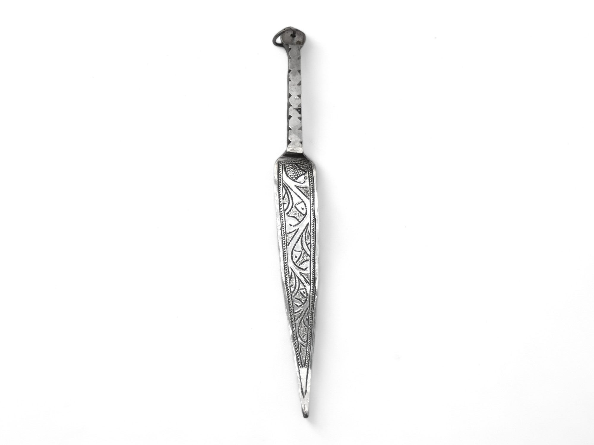 Pointeur de Torah en argent d'Afrique du Nord, unique et lourd, fabriqué au Maroc vers 1920.

Un pointeur de Torah très rare et unique du Maroc, inhabituel dans le sens où les techniques de conception et le corps épais et lourd de ce pointeur ne