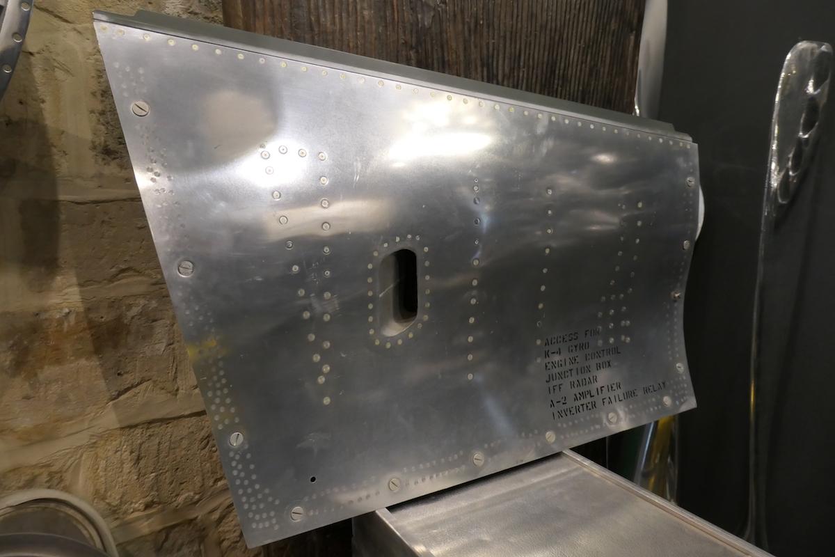 North American F-86 Sabre Mechanical Access Side Panel In Fair Condition For Sale In saint ouen, FR
