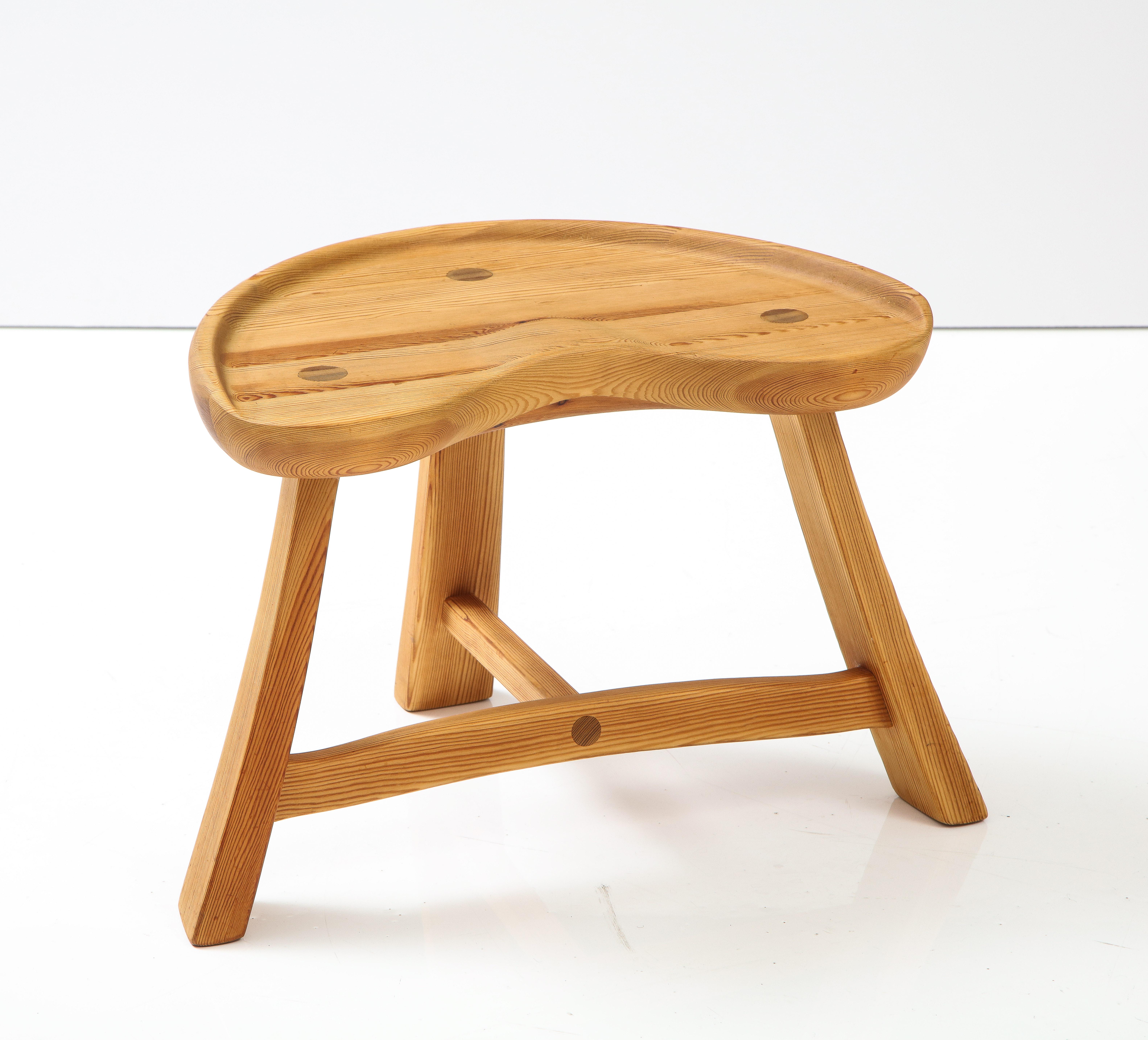 Norvégien Tabouret en pin norvégien, Krogens Mbler, vers les années 1950 en vente