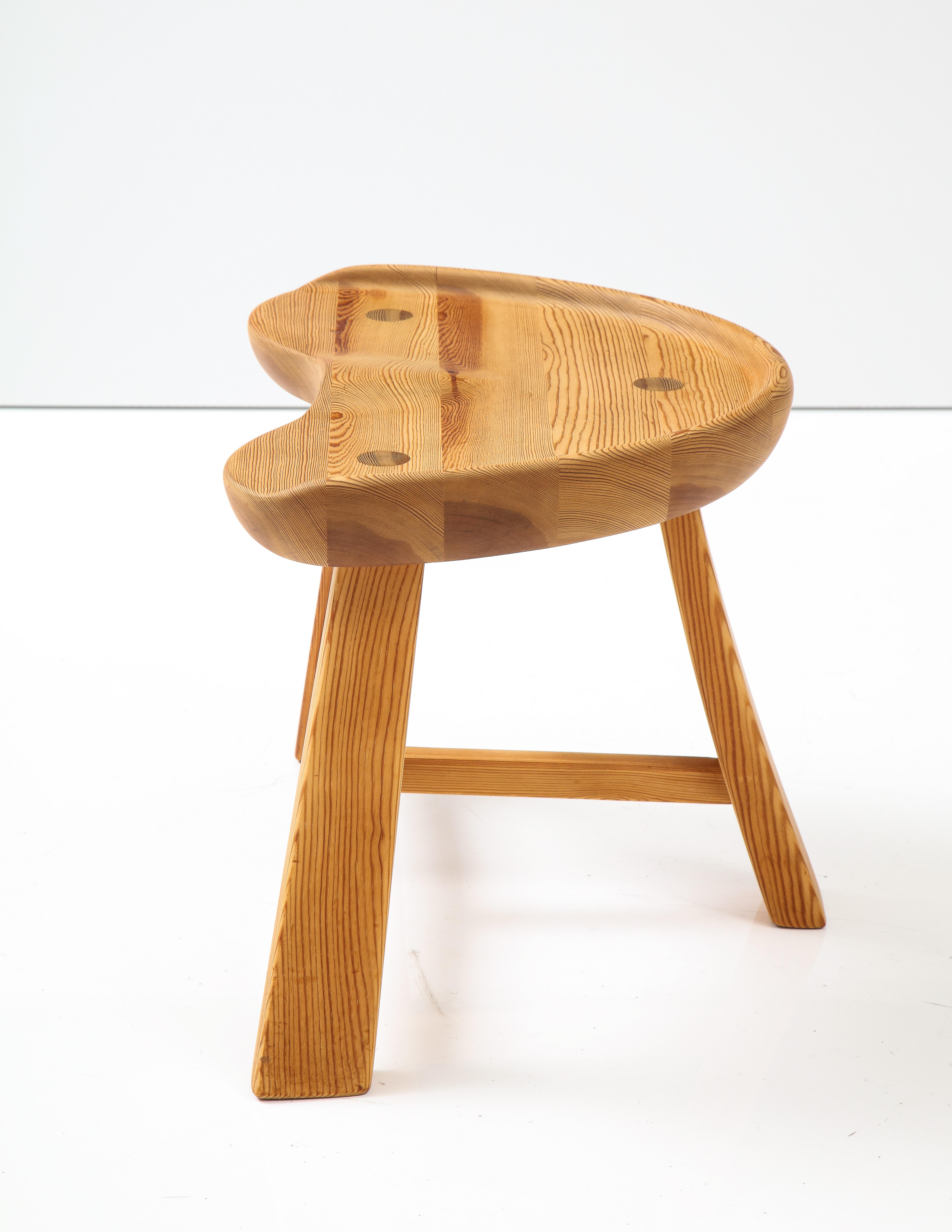 Tabouret en pin norvégien, Krogens Mbler, vers les années 1950 en vente 2